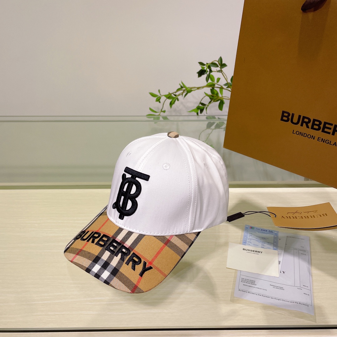 Burberry巴宝莉立体刺绣原单棒球帽