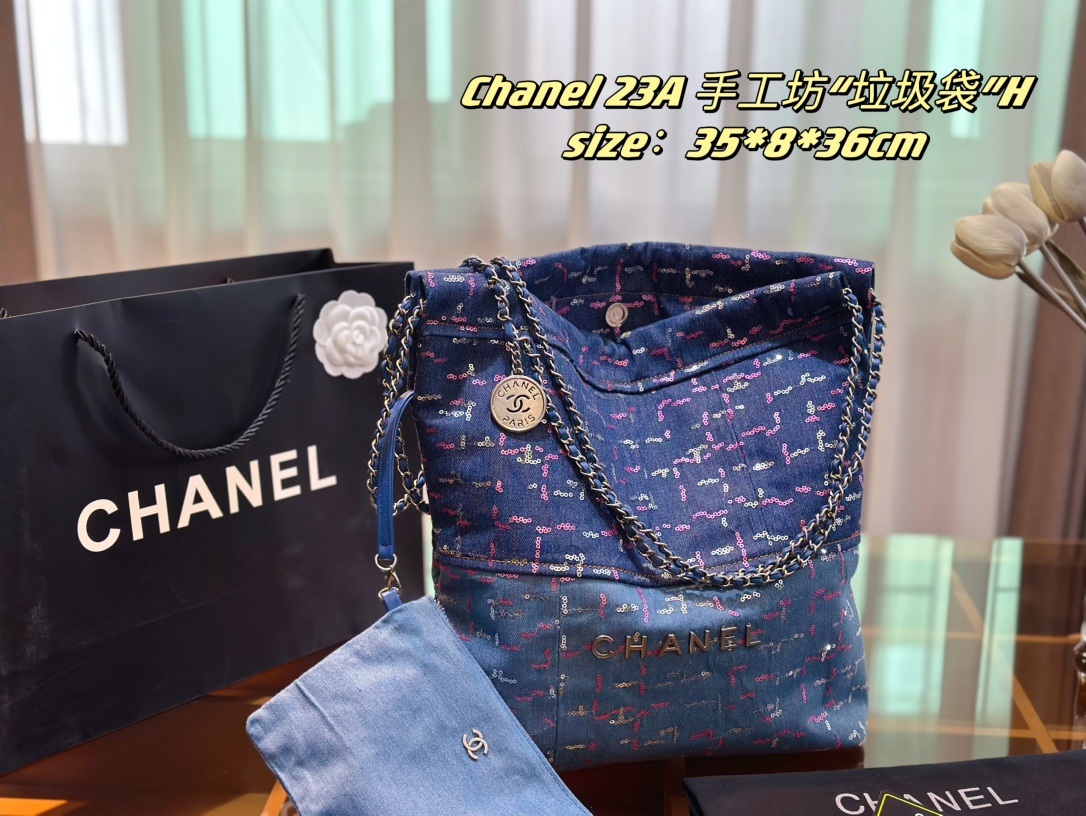 Chanel Sacs À Bandoulière & À Épaule Couleur rose Broderie de fleurs Tissu coton bleu Tissé Série d’été Peu importe