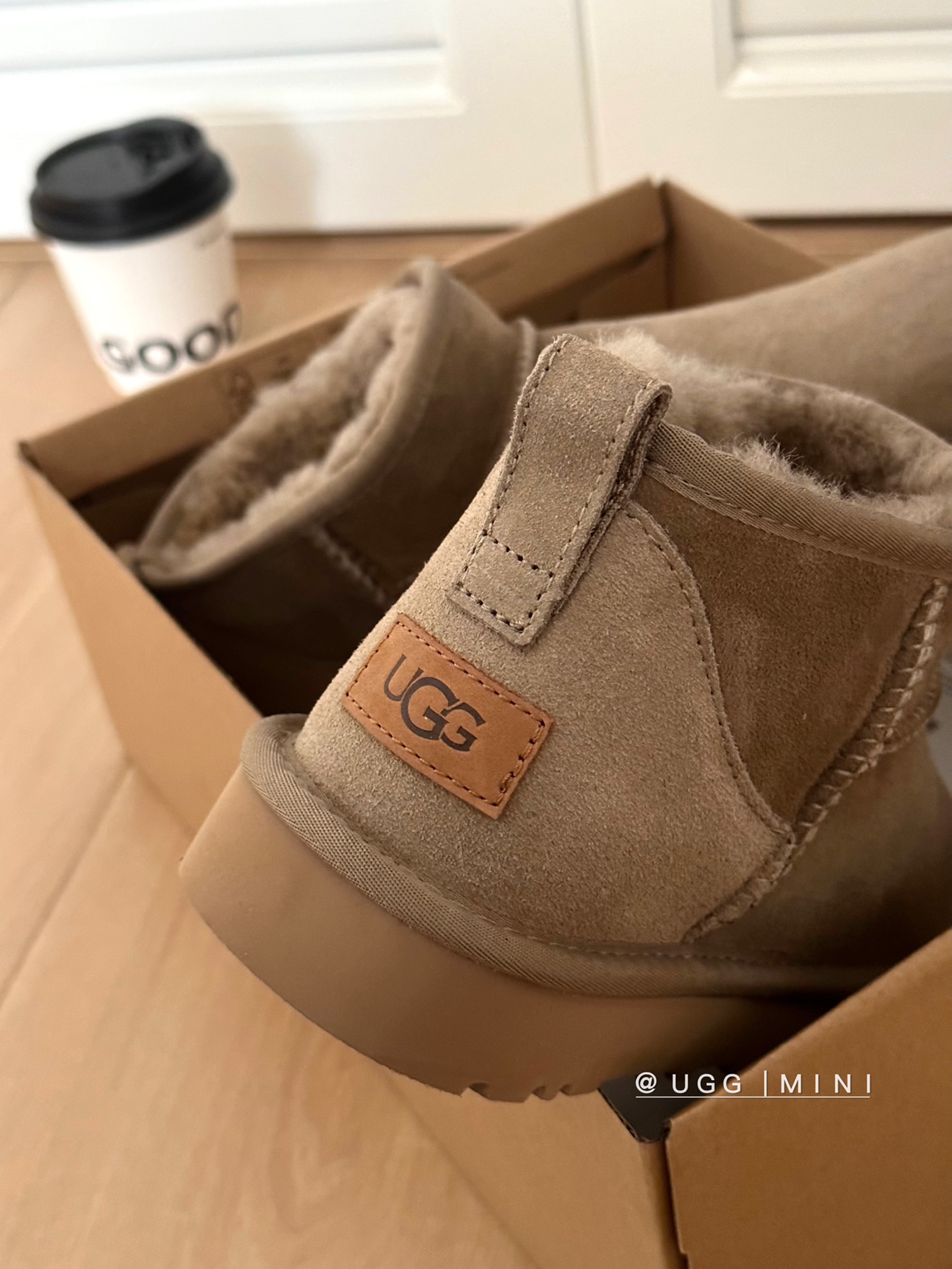 🆕🔜mini～周冬雨｜男款
▪️采用隆丰澳洲进口皮毛一体
▪️防滑.耐磨大底  
size：40-44【
