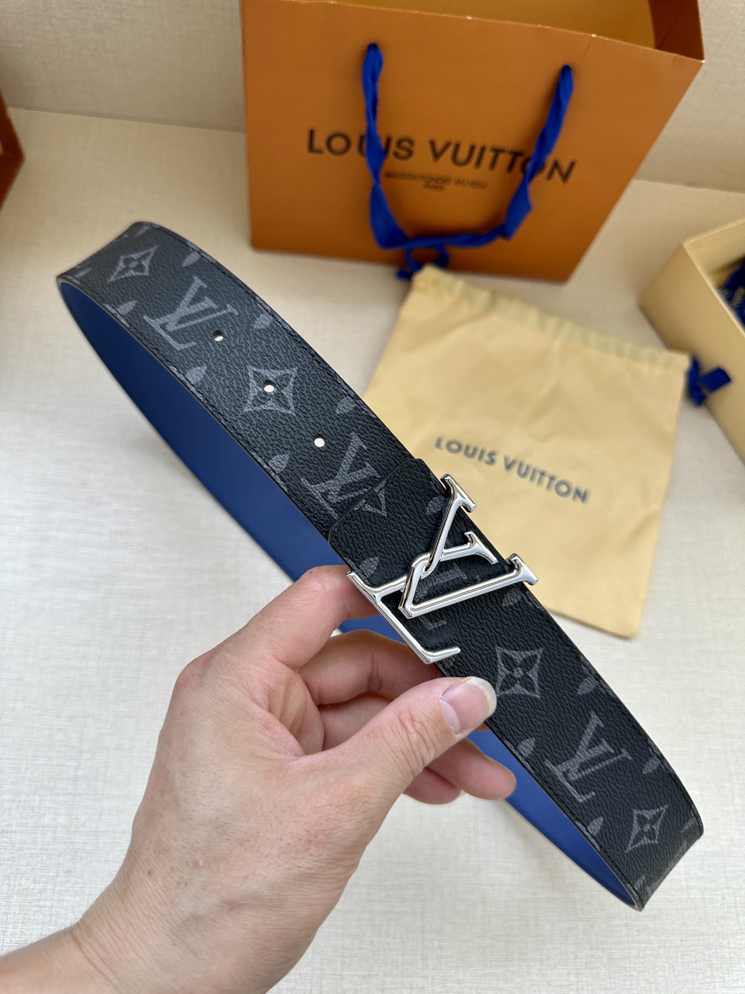 作为路易威登备受喜爱的设计之一LVI