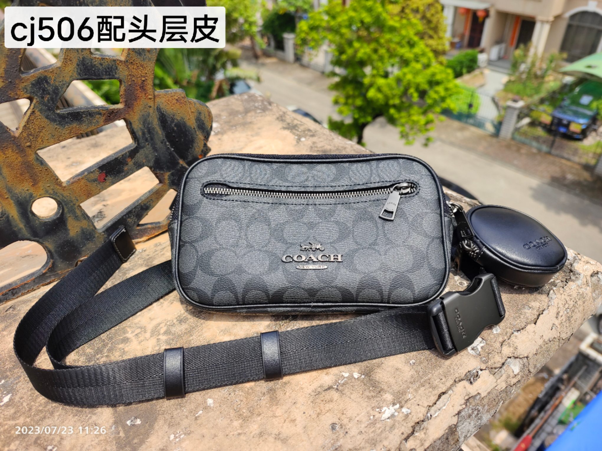 Coach Coach蔻驰新款男士腰包上线男士新款腰包斜挎包CJ506-QBO4G 新增横拉链设计