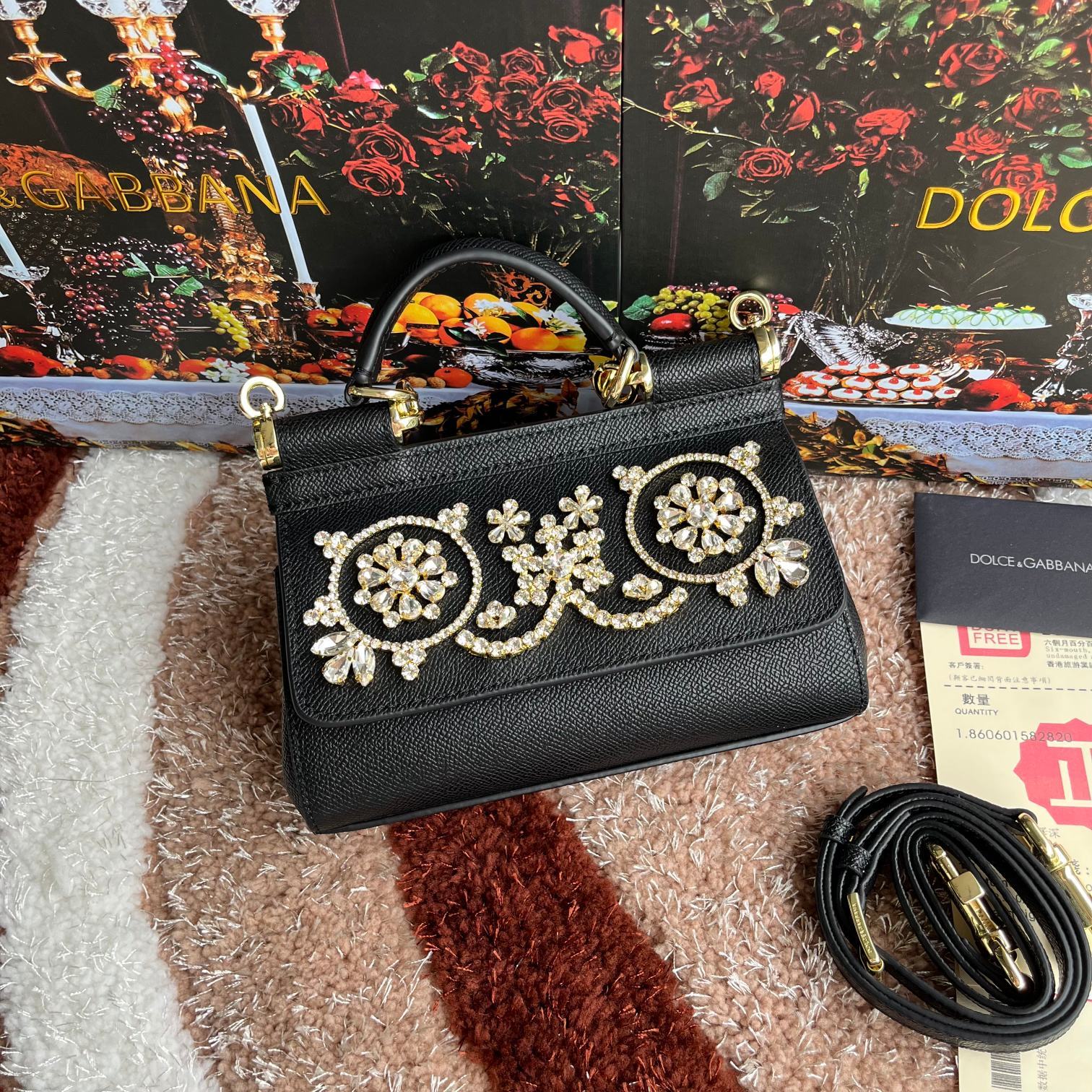 款号4133掌纹高端货Dolce&Gabbana杜嘉班纳时尚界另一款铂金包细腻手工制造经典款纯色百搭众多