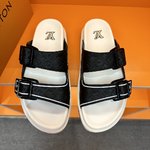 Louis Vuitton Schoenen Sandalen Pantoffels Beige Zwart Afdrukken Koeienhuid Rubber Schapenvacht Zijde Oblique Joggingbroek