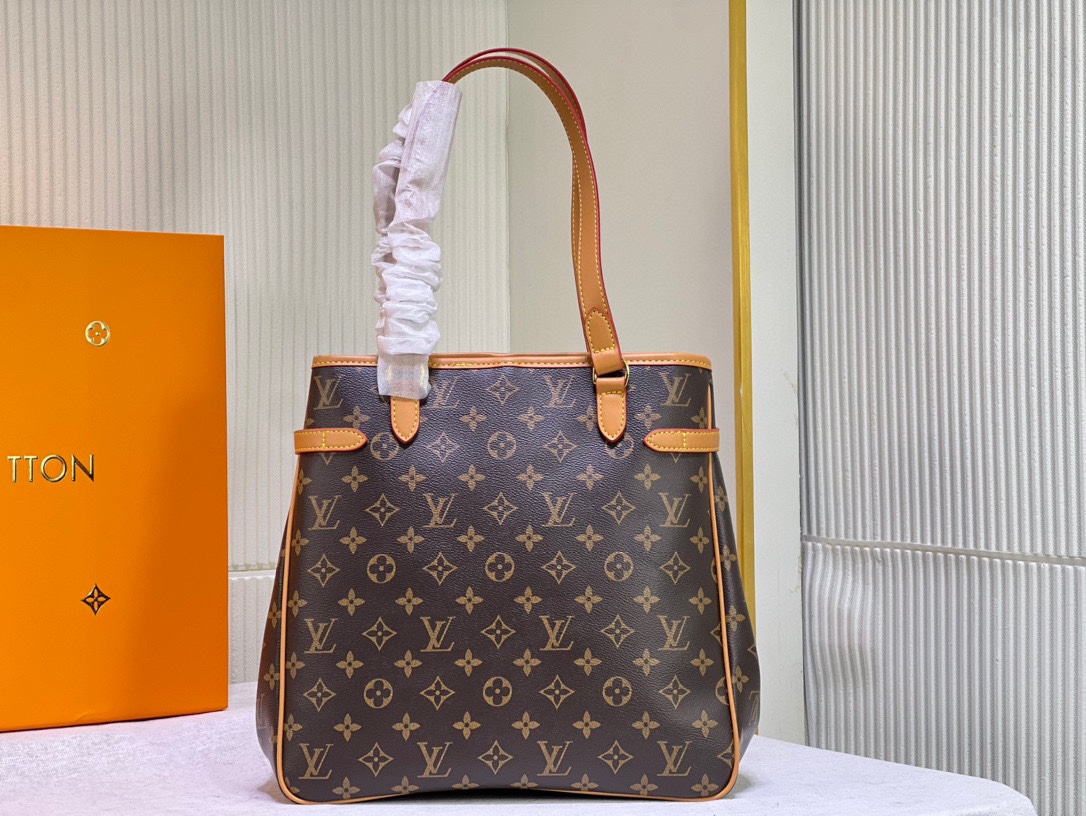 批160💰✨M51153老花Monogram的A4形中古购物袋，逛街购物或携带文件尤为方便。肩背式袋子，配有钩扣开合和数个多功能口袋。尺寸 (长x高x宽): 34cm x 30cm x 15.5cm