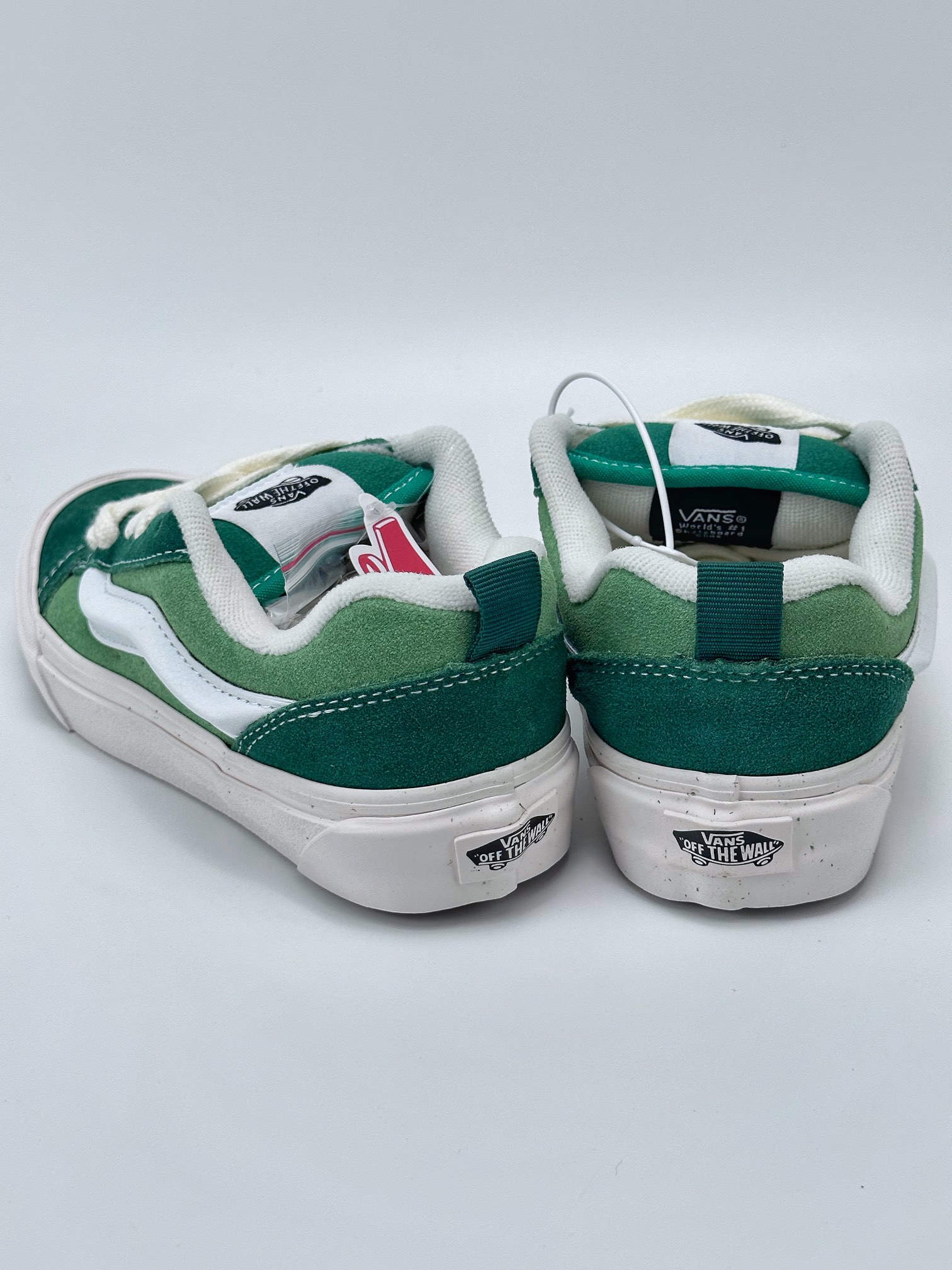 Vans Peaches co-branded KnuSkool retro casual sports skateboard shoes for men and women