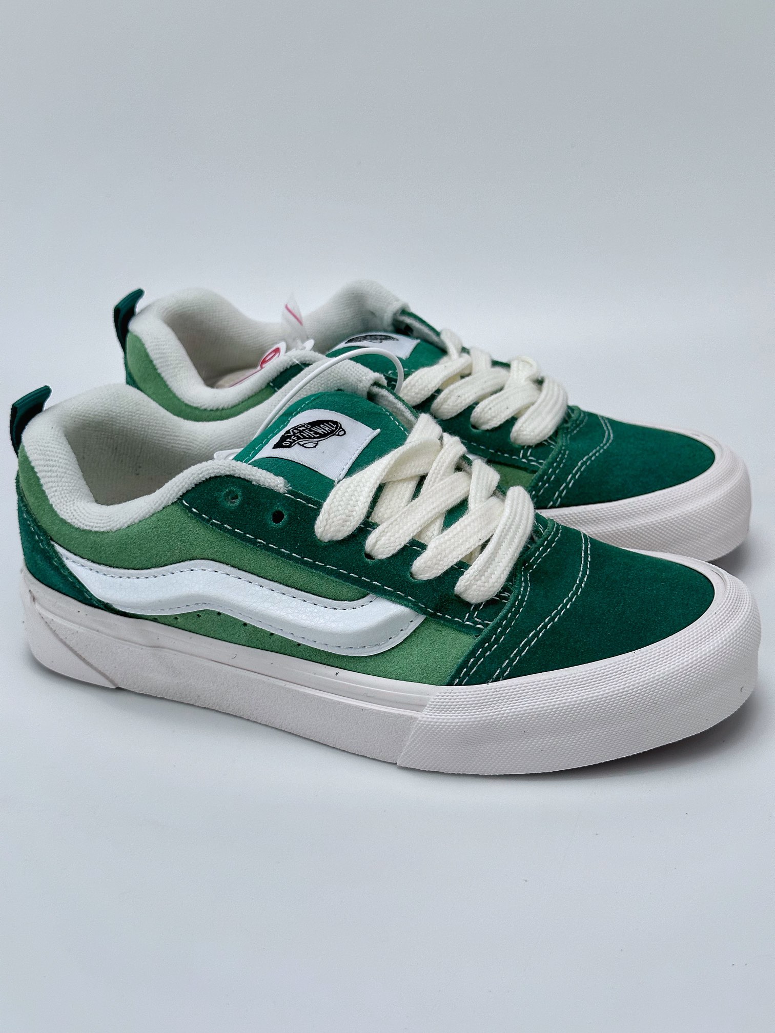 Vans Peaches co-branded KnuSkool retro casual sports skateboard shoes for men and women