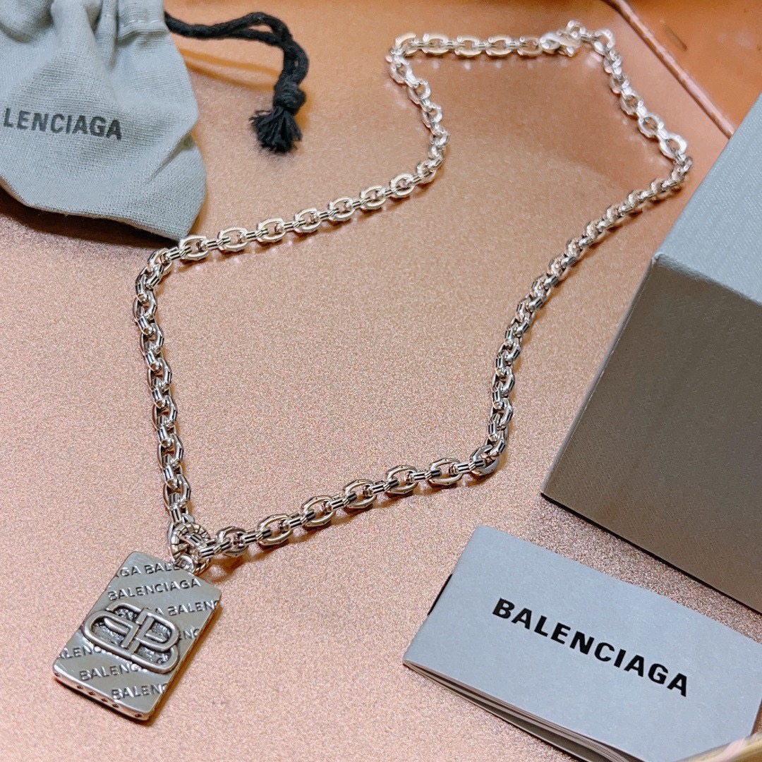 批140 原单货🔹🔹新品 巴黎世家项链 Balenciaga 新款项链🔹专柜一致 细节做工精细 每个细节流程到位 设计工艺精细 火爆款出货 设计独特 复古风格 巴黎世家项链