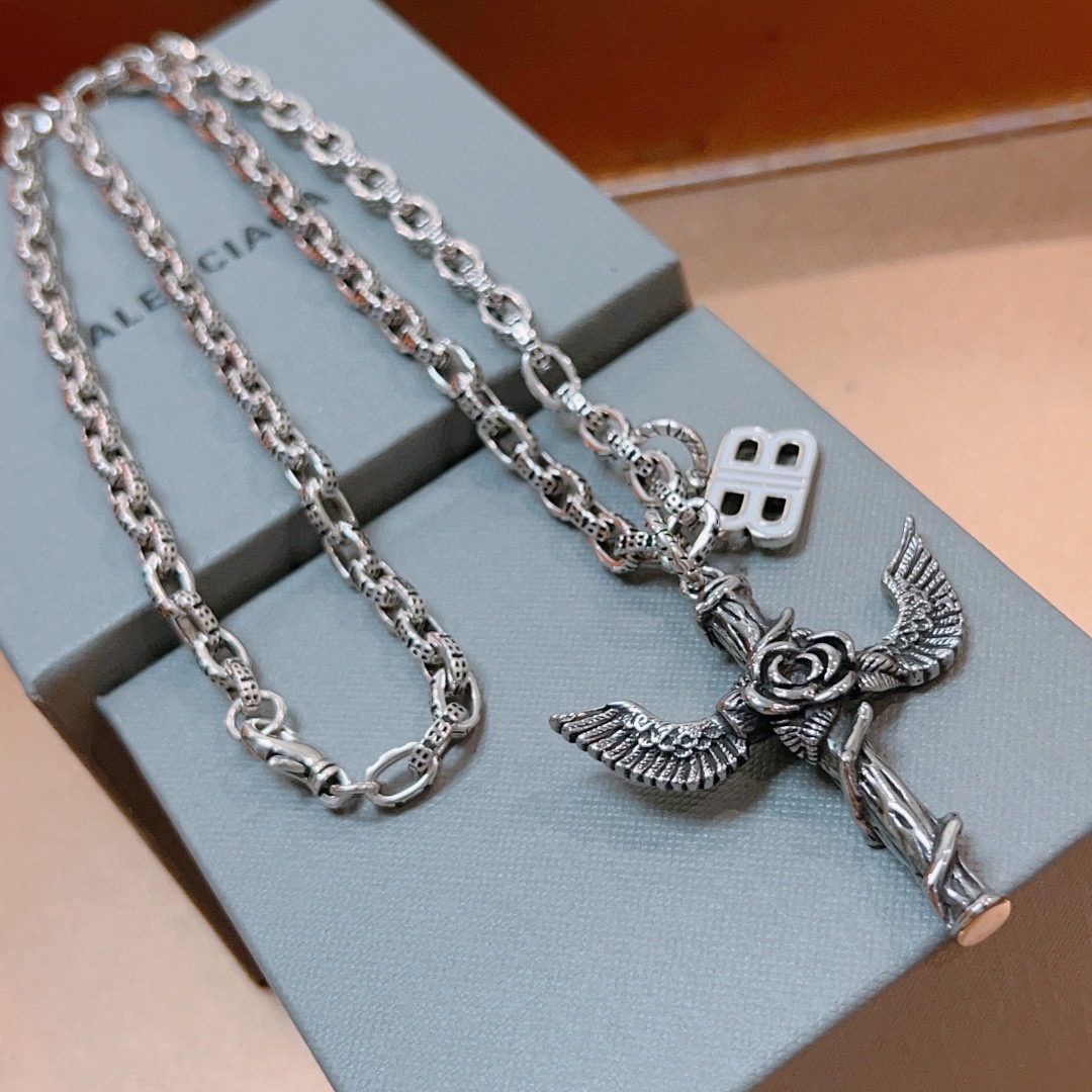 批150原单货🔹🔹新品 巴黎世家项链 Balenciaga 新款项链🔹专柜一致 细节做工精细 每个细节流程到位 设计工艺精细 火爆款出货 设计独特 复古风格 巴黎世家项链