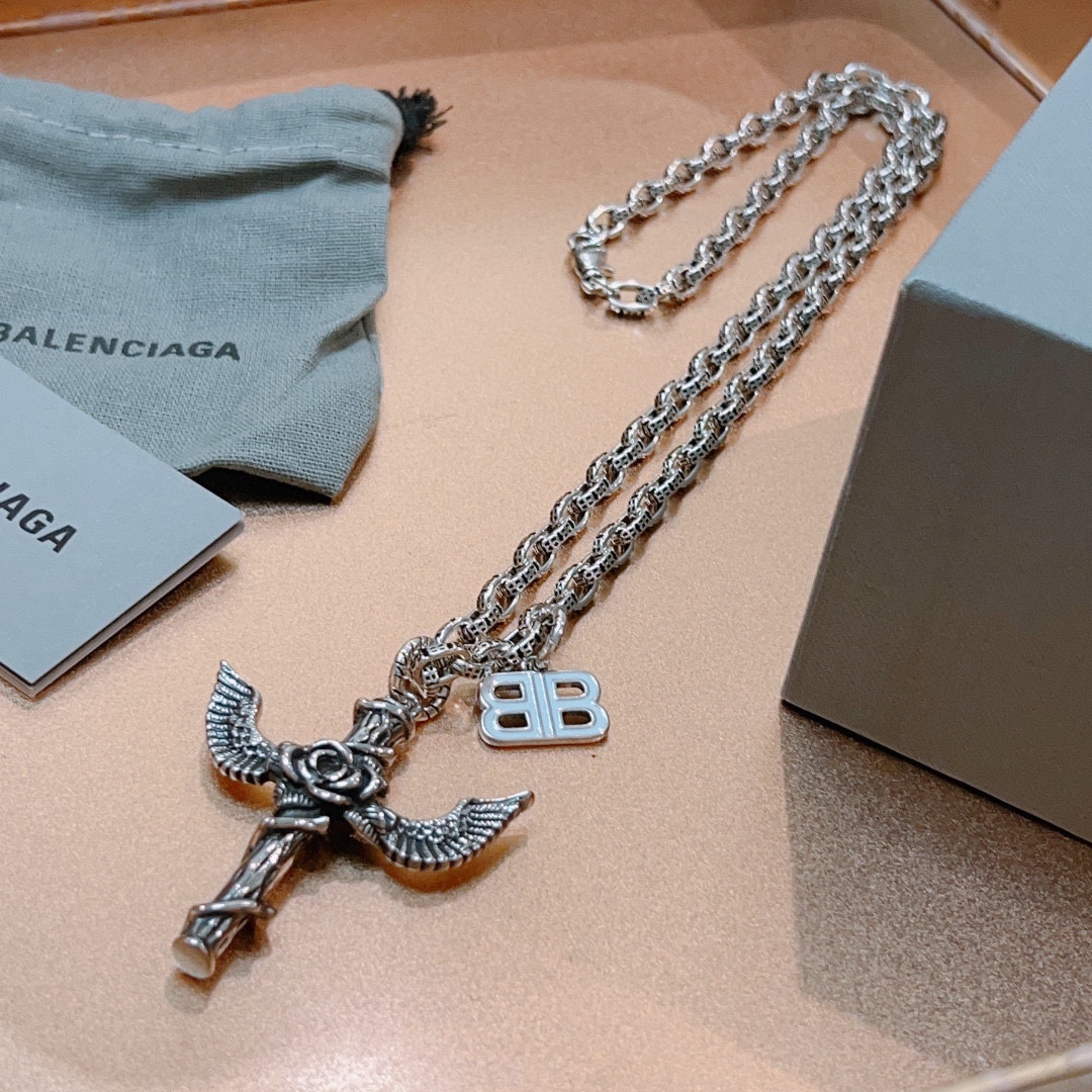 批150原单货🔹🔹新品 巴黎世家项链 Balenciaga 新款项链🔹专柜一致 细节做工精细 每个细节流程到位 设计工艺精细 火爆款出货 设计独特 复古风格 巴黎世家项链