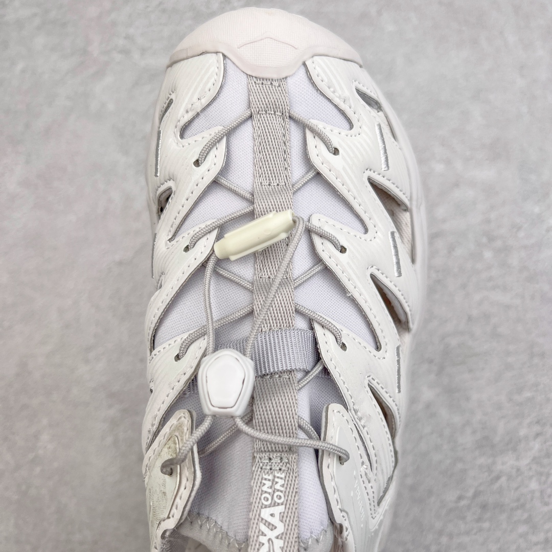 图片[4]-＃HK纯原 HOKA One One Hopara Sandals 霍帕拉系列水路两用溯溪涉水休闲户外露营凉鞋 作为先锋品牌的 HOKA ONE ONE总是以独特的方式 HOPA RA是一款溯溪鞋 又名排水鞋 可长期用于涉水和溯溪 保护脚底和脚趾的安全和舒适 鞋面材料速干 透气 耐磨 鞋底防滑 耐磨 抓地能力强 出于安全考虑 设计要求较高 涉水溯溪过程中 水 泥沙 可以直接从鞋内大孔排出 细纹鞋底使在岩石上抓地能力强 避免打滑 而上路后 鞋面具有快干透气等优点 尺码：36 36.5 37.5 38 39 40 40.5 41 42 42.5 43 44 45-选品中心