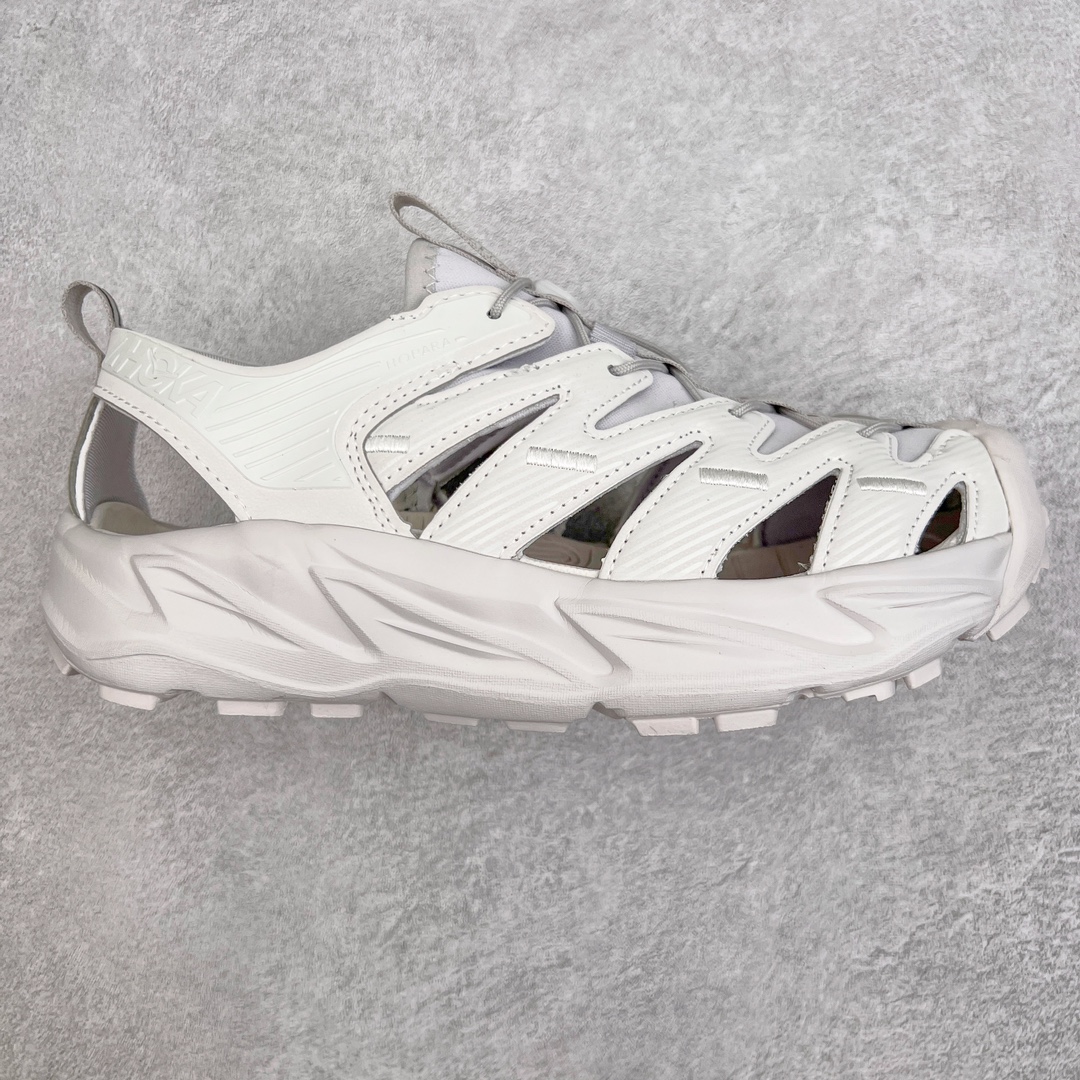 ＃HK纯原 HOKA One One Hopara Sandals 霍帕拉系列水路两用溯溪涉水休闲户外露营凉鞋 作为先锋品牌的 HOKA ONE ONE总是以独特的方式 HOPA RA是一款溯溪鞋 又名排水鞋 可长期用于涉水和溯溪 保护脚底和脚趾的安全和舒适 鞋面材料速干 透气 耐磨 鞋底防滑 耐磨 抓地能力强 出于安全考虑 设计要求较高 涉水溯溪过程中 水 泥沙 可以直接从鞋内大孔排出 细纹鞋底使在岩石上抓地能力强 避免打滑 而上路后 鞋面具有快干透气等优点 尺码：36 36.5 37.5 38 39 40 40.5 41 42 42.5 43 44 45-选品中心