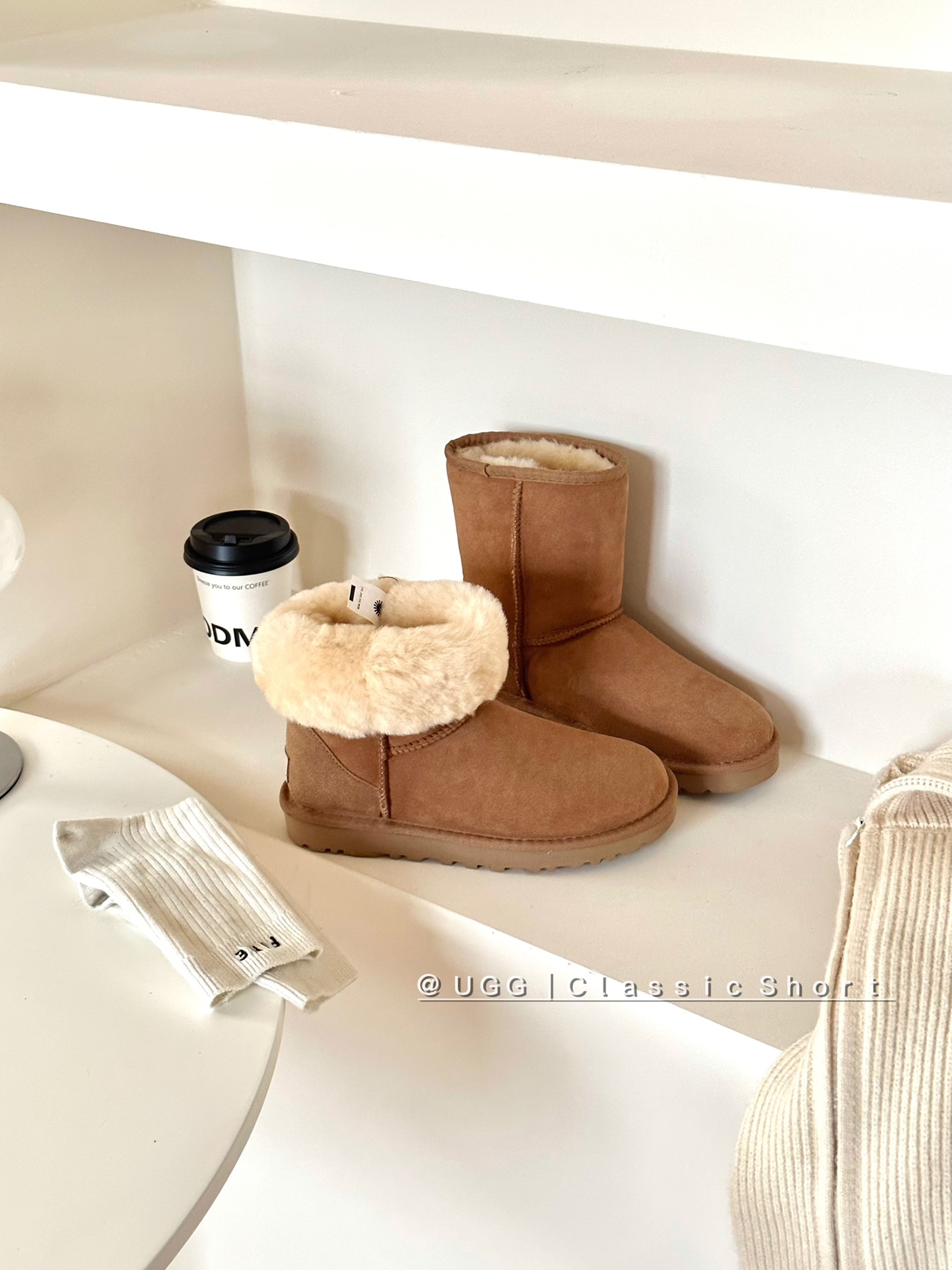 Ugg经典基本款# 中筒
型号｜6223
size：35-40
color：栗色 .灰色. 巧色. 黑色