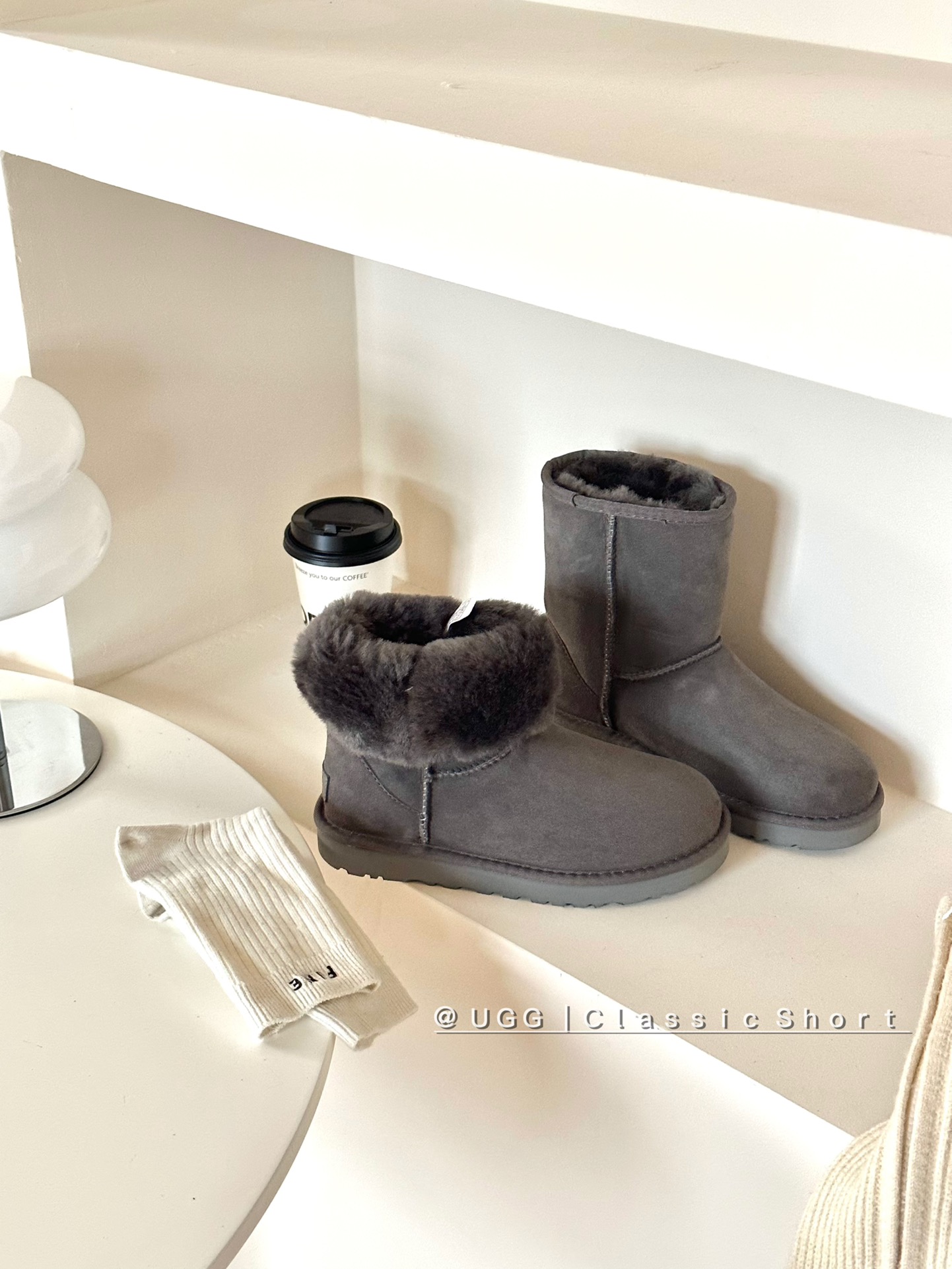 Ugg经典基本款# 中筒
型号｜6223
size：35-40
color：栗色 .灰色. 巧色. 黑色