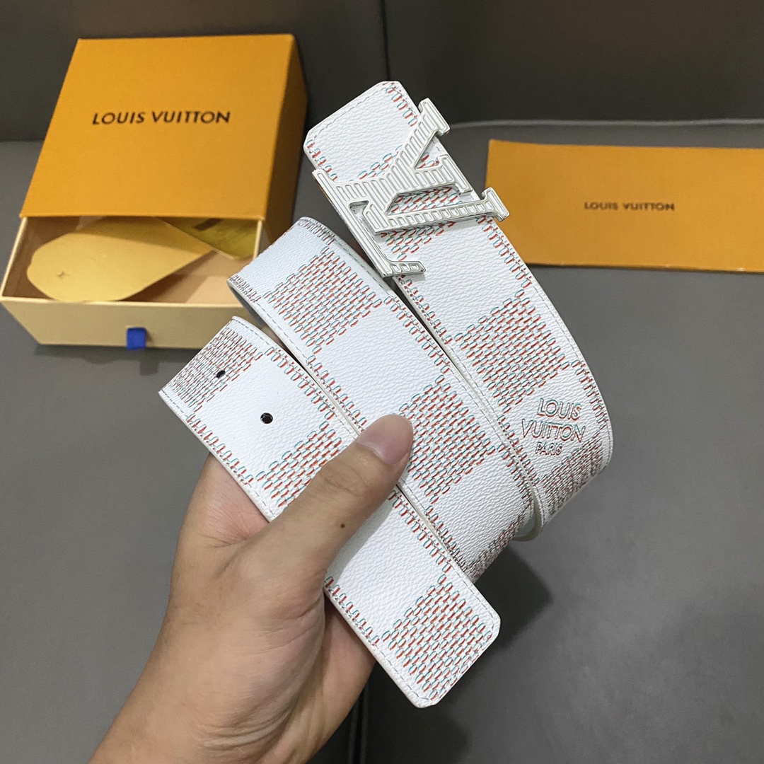 寬40mm驢家新品寬度40mmSS23專櫃在售男士新品腰帶採用雙拼色視覺效果意大利進口小牛皮飾有精巧的字