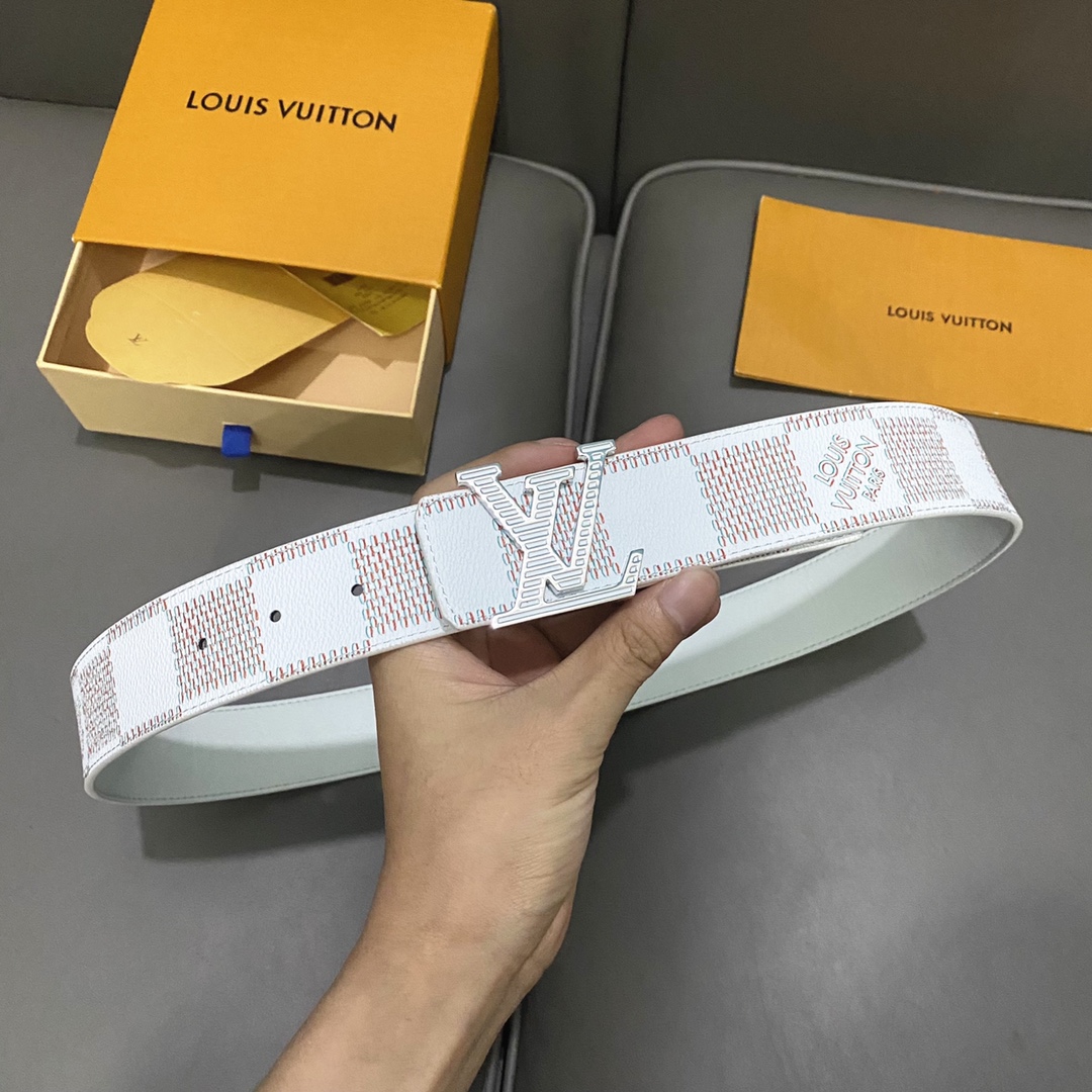 寬40mm驢家新品寬度40mmSS23專櫃在售男士新品腰帶採用雙拼色視覺效果意大利進口小牛皮飾有精巧的字