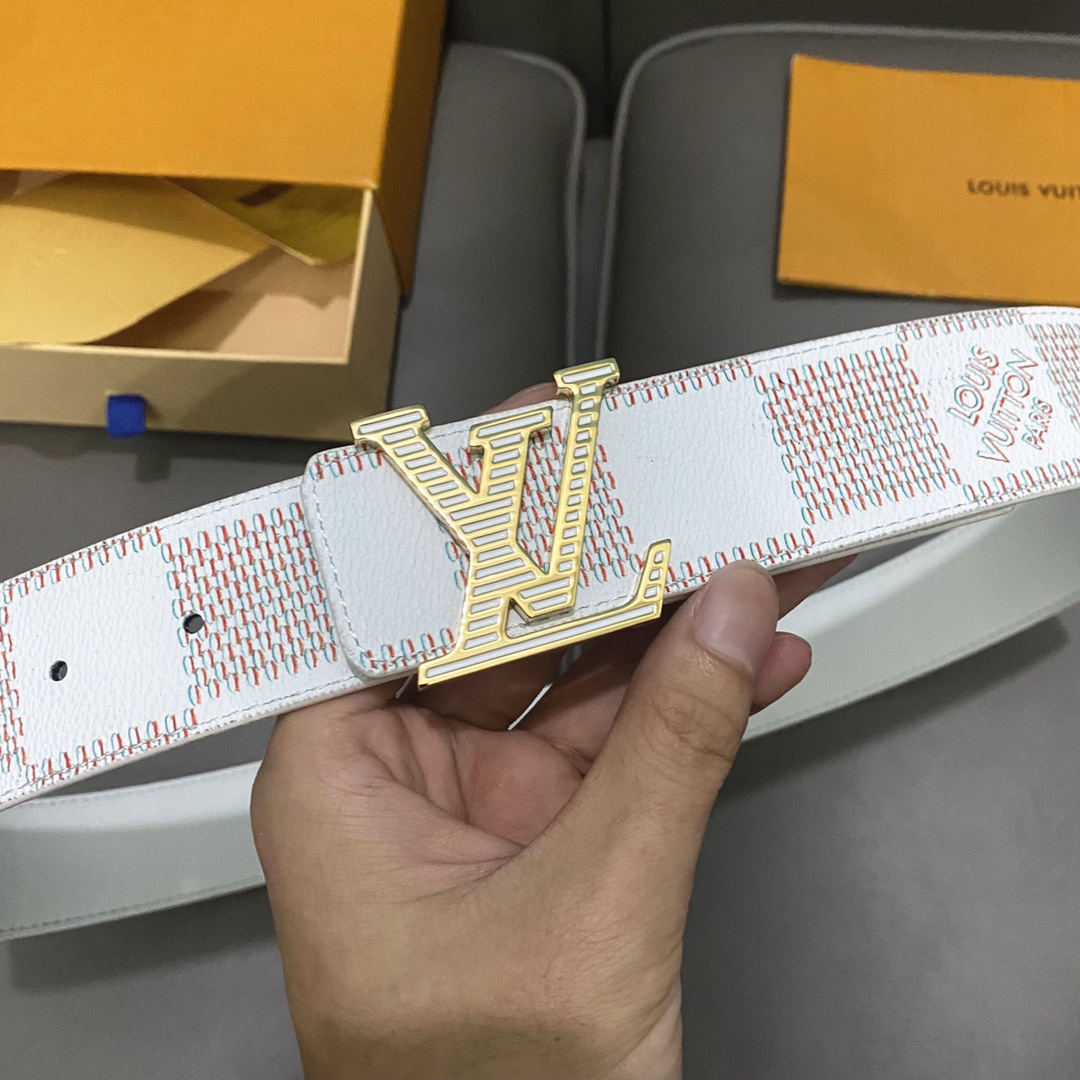 寬40mm驢家新品寬度40mmSS23專櫃在售男士新品腰帶採用雙拼色視覺效果意大利進口小牛皮飾有精巧的字