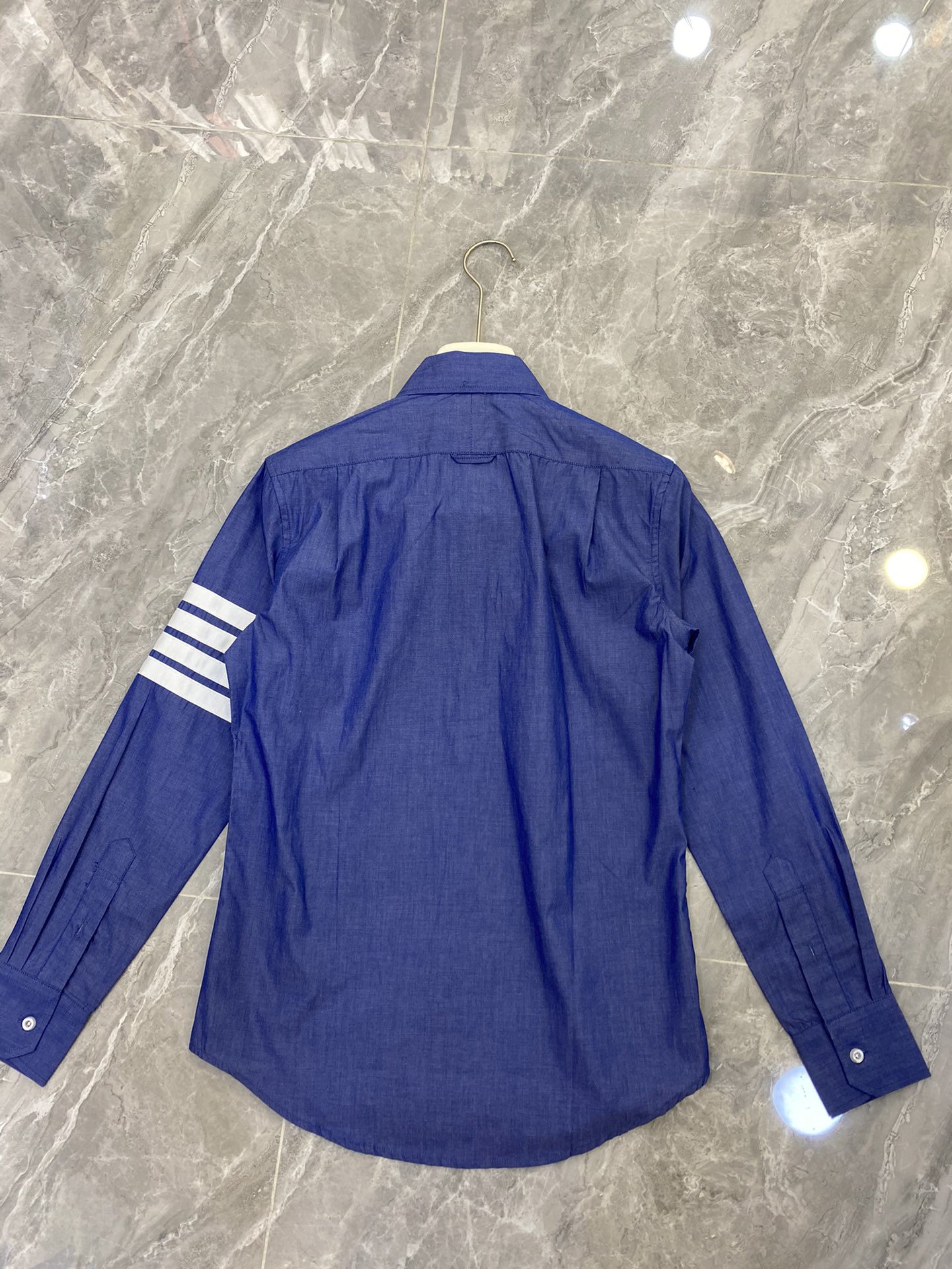 “High-Quality Female Suit with T.B. Bar Shirt in Cowboy Blue Cotton” - 图片 3