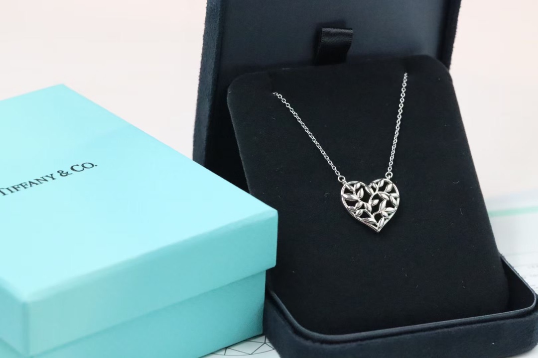 Tiffany & Co. Tiffany&Co. 橄‮叶榄‬爱心 锁‮项骨‬链 925银