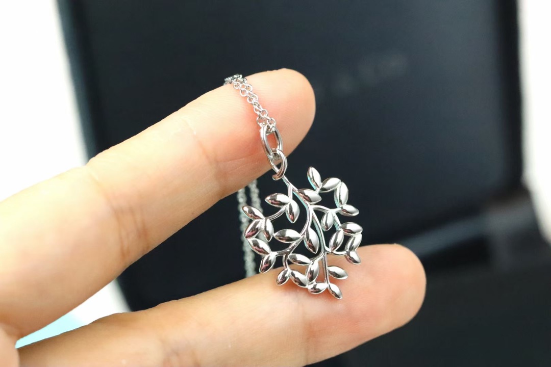 Tiffany & Co. Tiffany&Co. 橄‮叶榄‬树叶 锁‮项骨‬链 925银