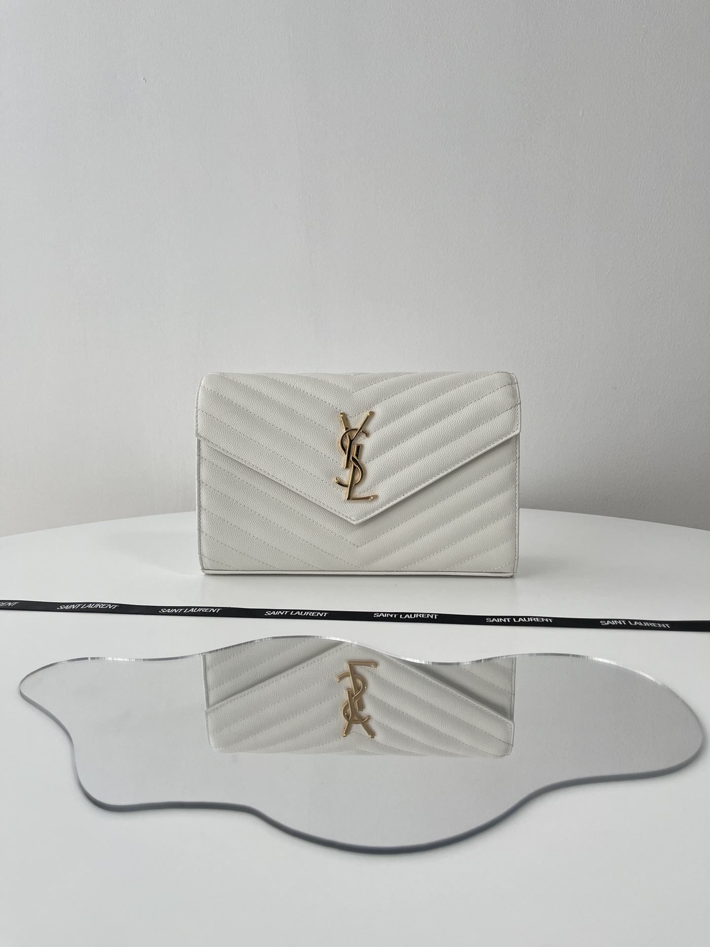 Yves Saint Laurent Crossbody & Shoulder Bags White Gold Hardware Cowhide Envelope