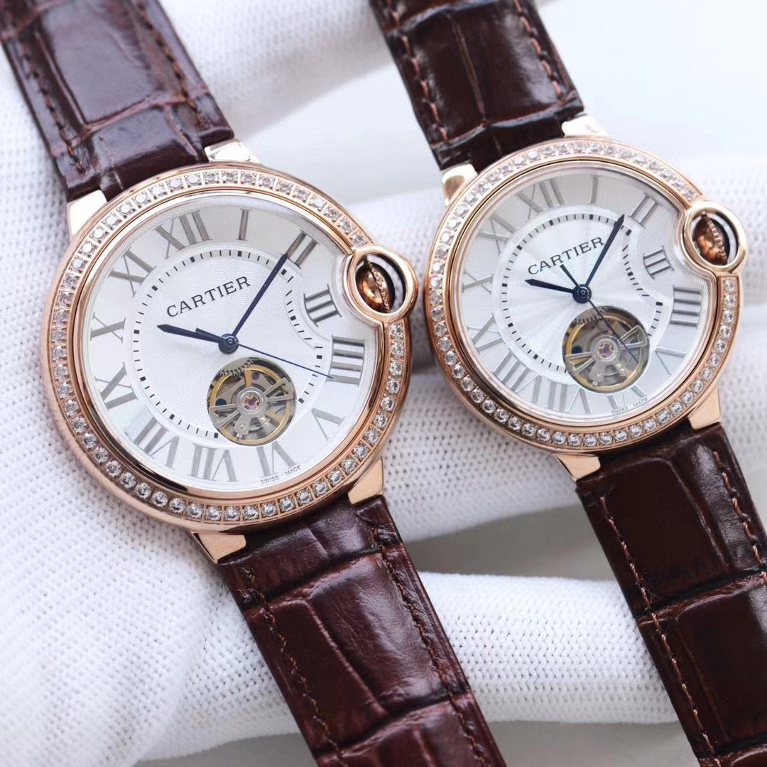 Cartier 全网最新款情侣对表陀飞轮：尺寸42mm36mm卡地亚-Cartier蓝气球飞轮系列 鱼眼蓝宝石镜面最畅销白罗马钉表盘流露着 唯美