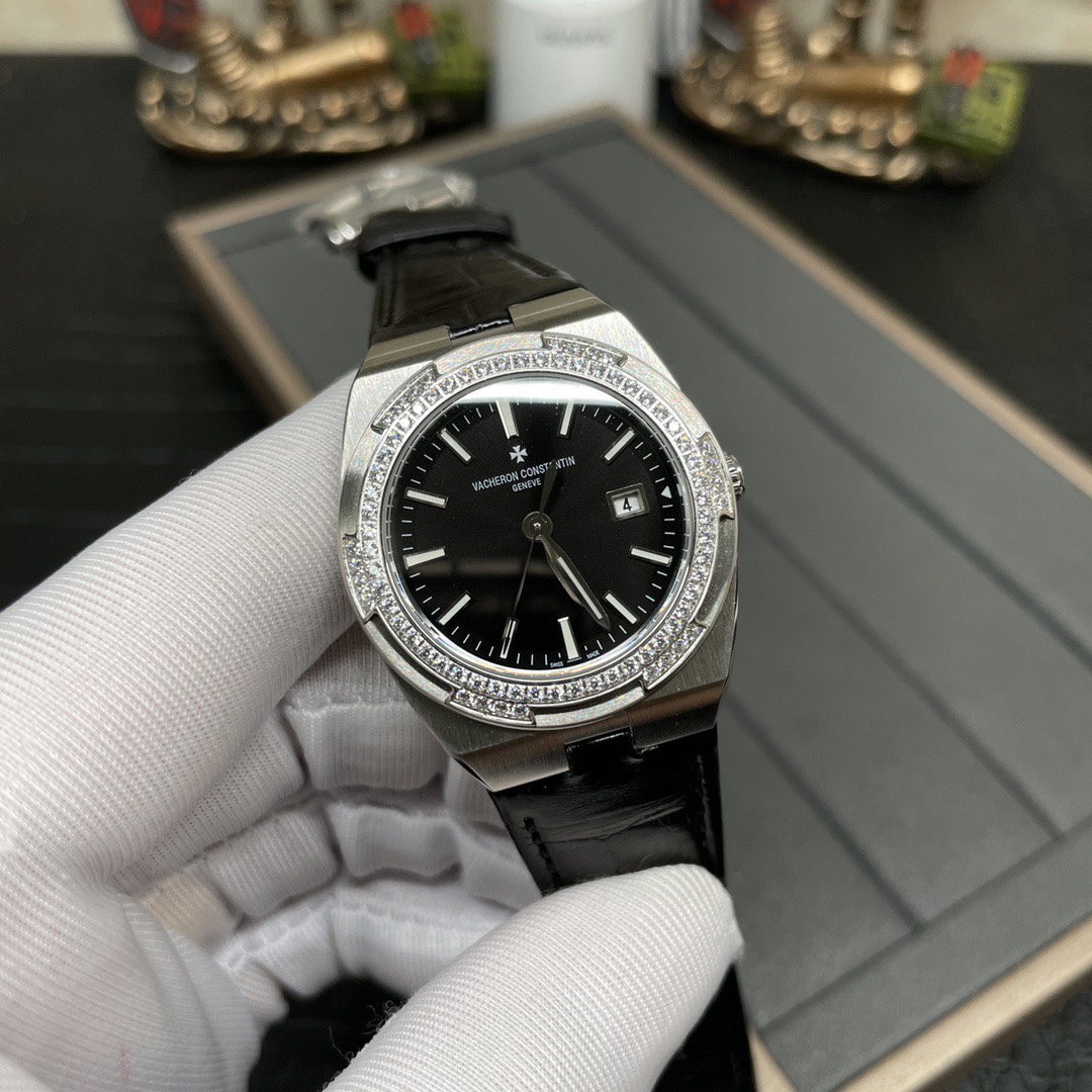 Vacheron Constantin 纵横四海系列 女士腕表33mm