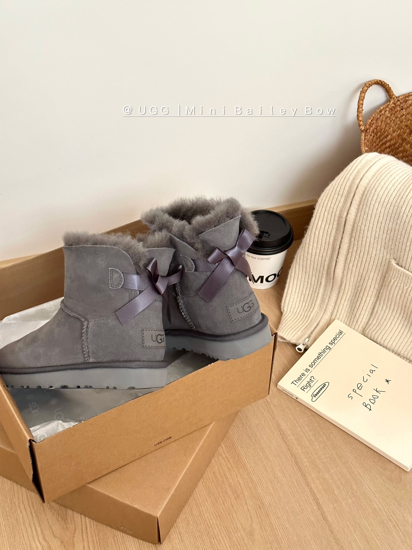 Ugg经典基本款# 单丝带🎀
型号｜6501
size：35-40
color：暮粉色.栗色 .灰色. 