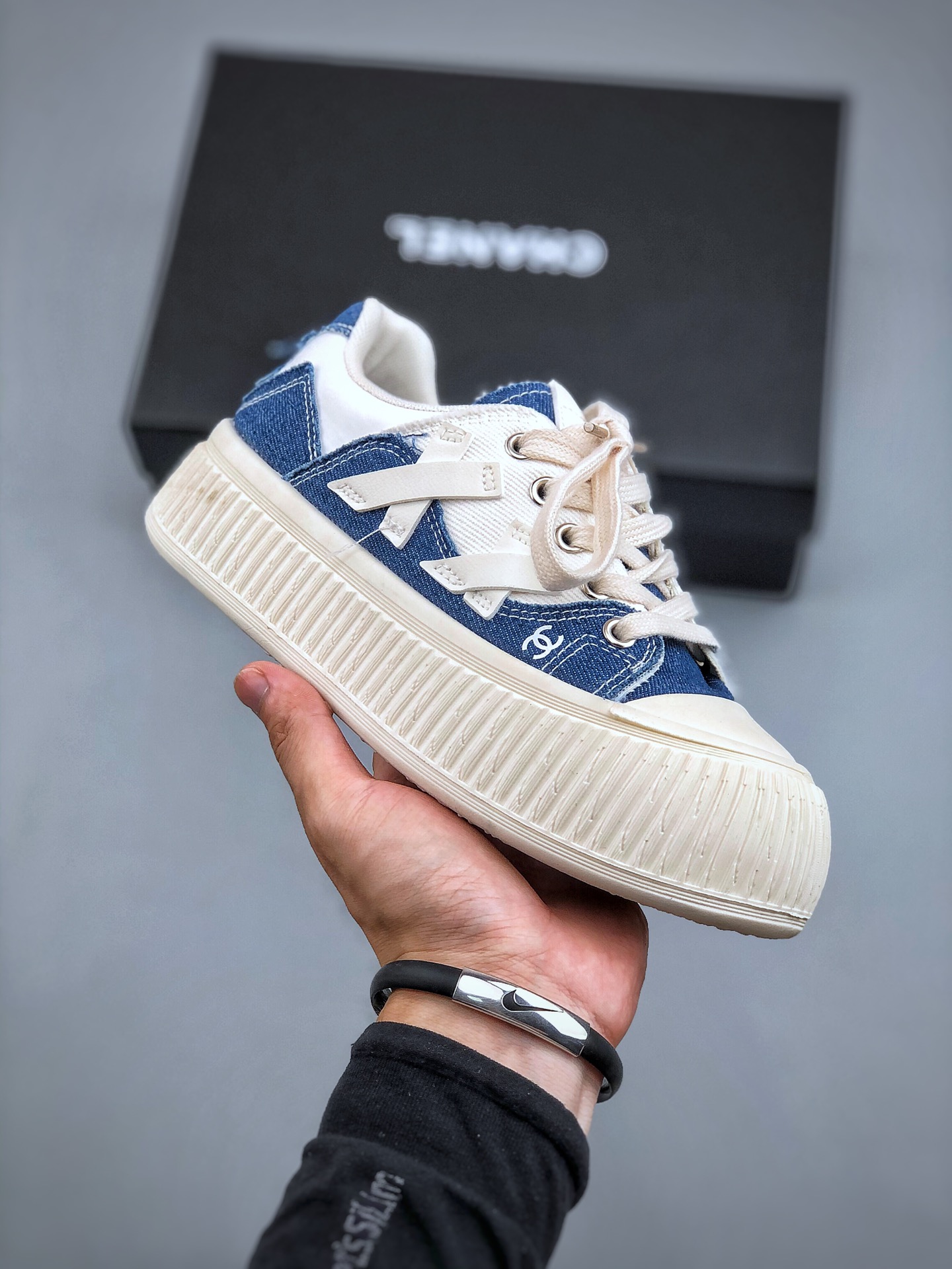 💰360 CHANEL 香奈儿2023春夏专柜新款 时尚运动休闲鞋 海外代购版本 原鞋开模 独家首发 小红书推荐 热搜新款 鞋面优质进口牛皮 真皮内里 时尚又大方 原版轻质助力大底 非常柔软轻便 脚感无敌 原鞋一致效果环保无味MX 尺码: 36 37 38 39 40