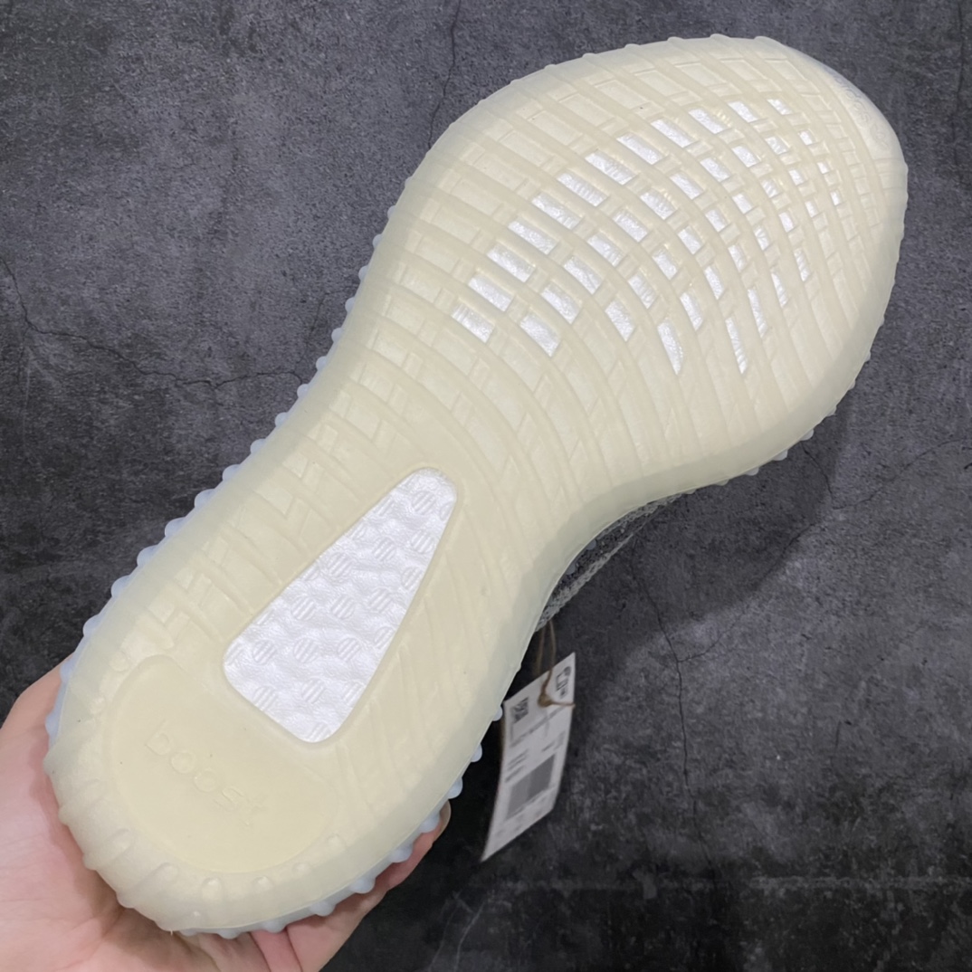 LW version Yeezy350 V2 Combustible Ice Blue B37571