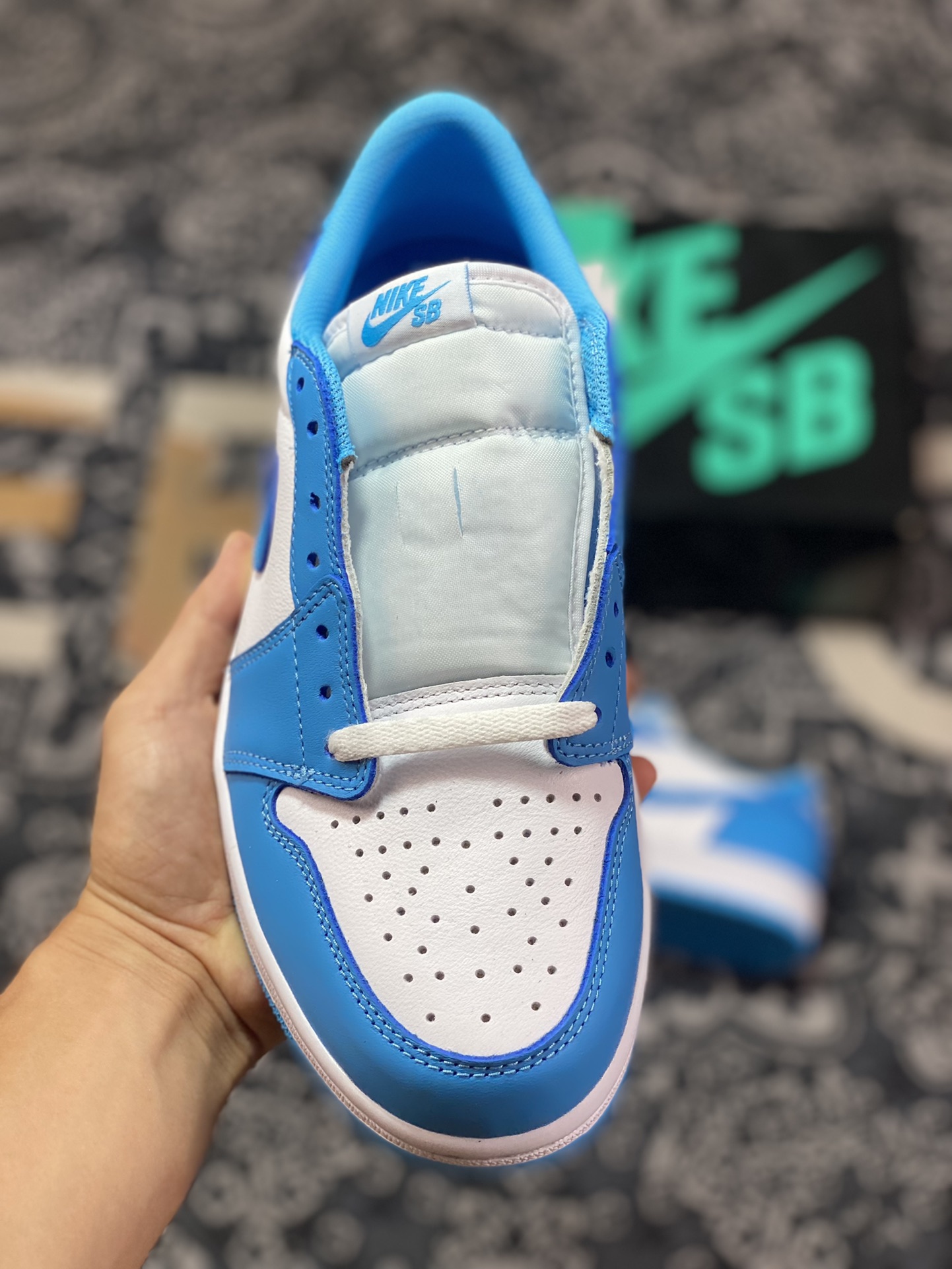 Youxuan once again joins hands with legendary skateboarder Eric Koston x Dunk SB x Air Jordan 1 Low ”Carolina Blue” basketball shoes ”Joint North Carolina Blue and White Low Top” CJ7891-401