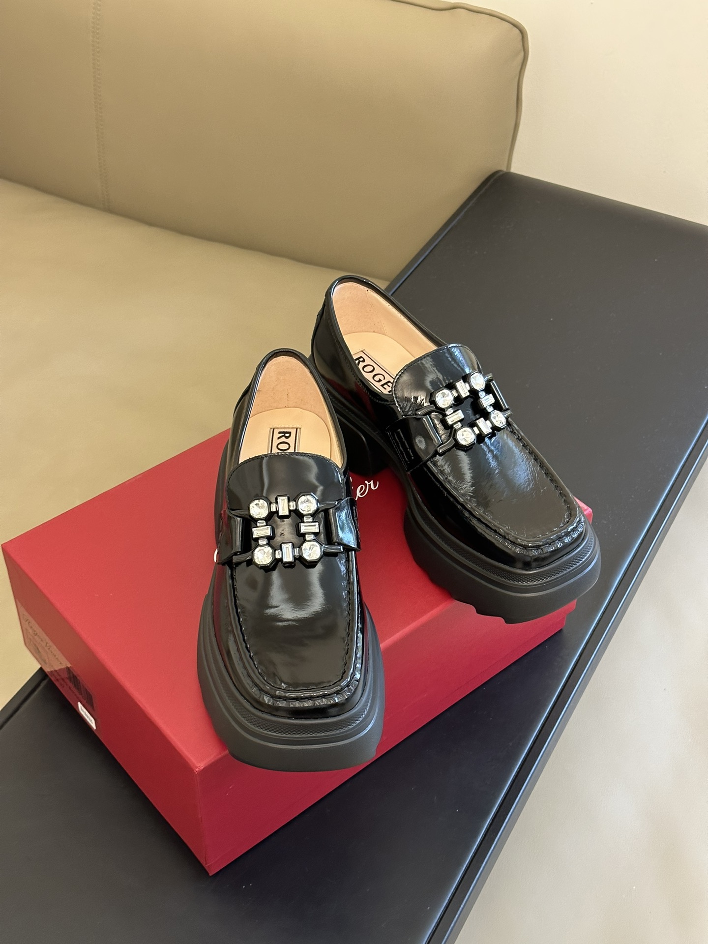 rogervivierfw23newareivalrv2023全新walkyviv乐福鞋新品小方头别致帅
