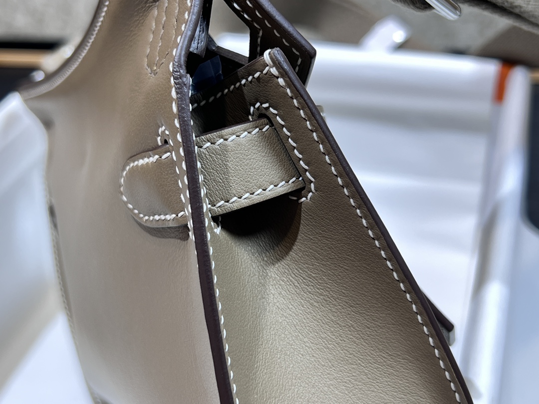 Mini Gypsiere 22cm Swift Leather Crossbody Bag with Adjustable Strap 9 i1690171565 6284 8