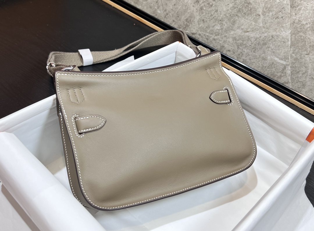 Mini Gypsiere 22cm Swift Leather Crossbody Bag with Adjustable Strap 3 i1690171565 7460 2