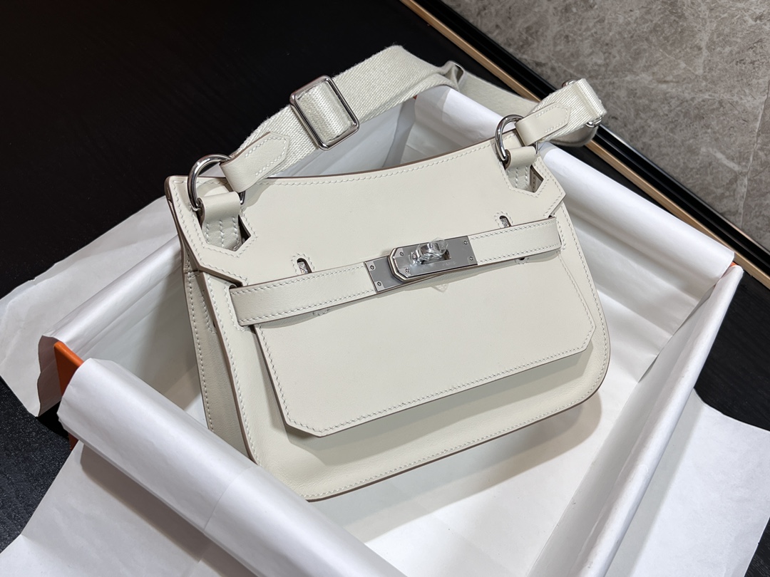 Hermes Mini Jypsiere White Swift Leather Crossbody Bag with Adjustable Strap 3 i1690172696 8452 1