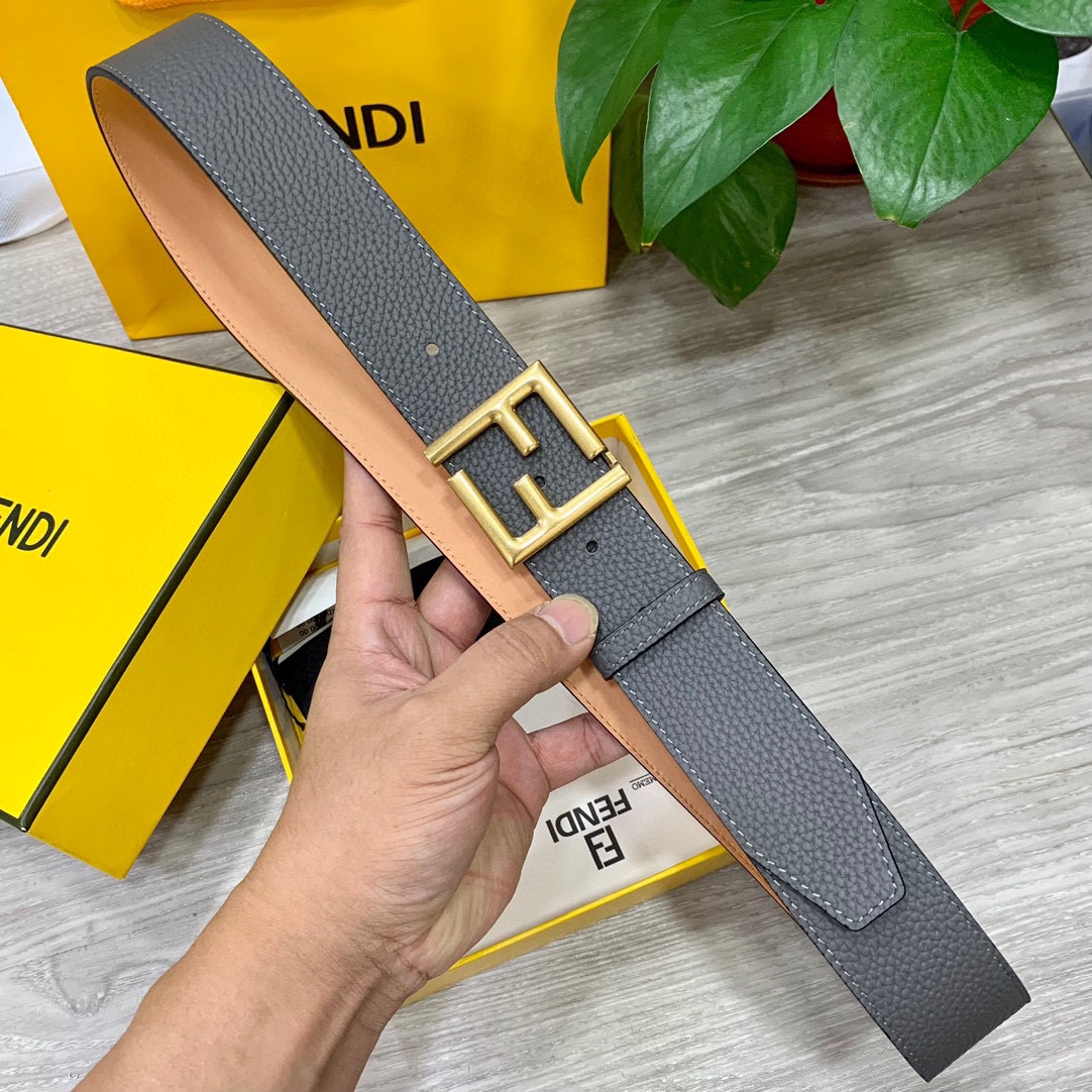 
       FENDI （芬迪）男士时尚休闲腰带 原版荔枝纹面+头层磨砂底 顶级做工，搭配标志FF搭