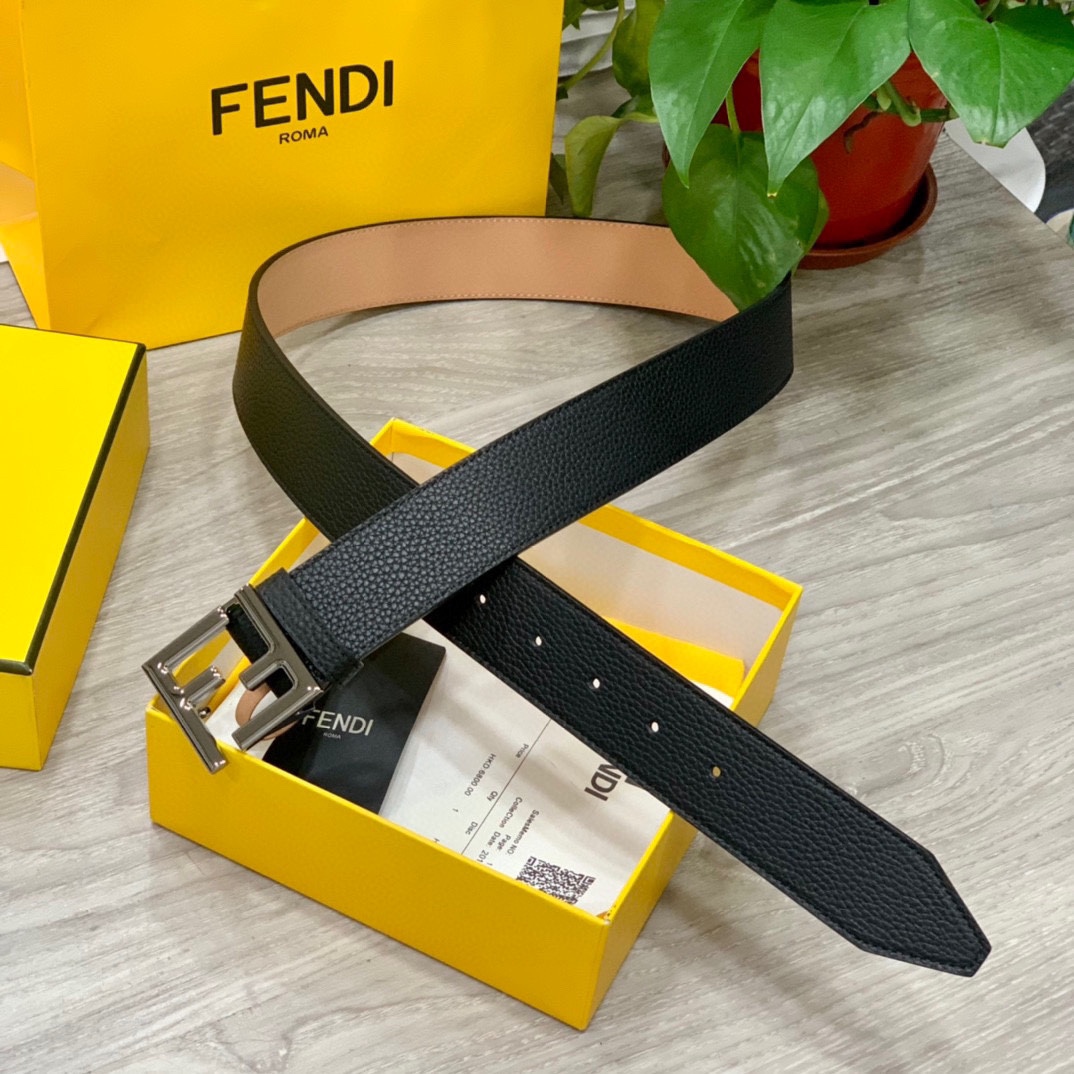 
       FENDI （芬迪）男士时尚休闲腰带 原版荔枝纹面+头层磨砂底 顶级做工，搭配标志FF搭