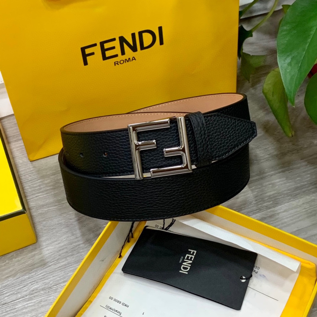 
       FENDI （芬迪）男士时尚休闲腰带 原版荔枝纹面+头层磨砂底 顶级做工，搭配标志FF搭