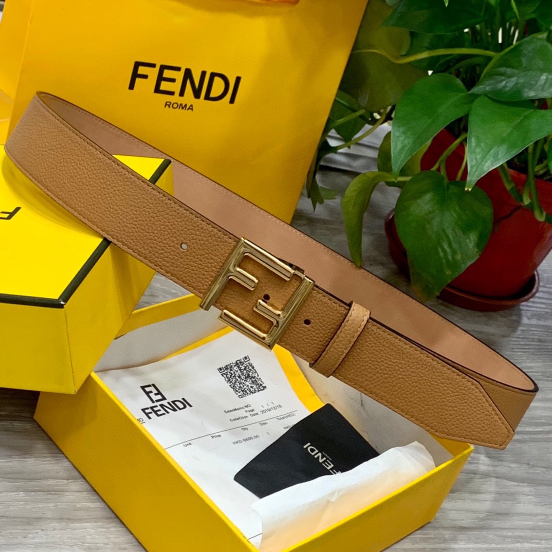 
       FENDI （芬迪）男士时尚休闲腰带 原版荔枝纹面+头层磨砂底 顶级做工，搭配标志FF搭