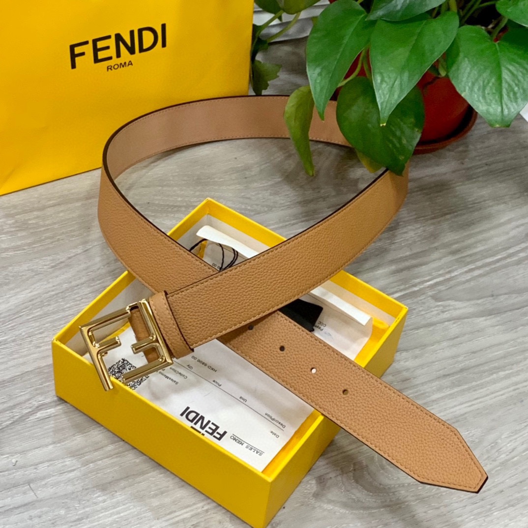 
       FENDI （芬迪）男士时尚休闲腰带 原版荔枝纹面+头层磨砂底 顶级做工，搭配标志FF搭