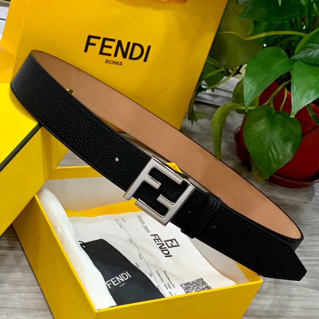 
       FENDI （芬迪）男士时尚休闲腰带 原版荔枝纹面+头层磨砂底 顶级做工，搭配标志FF搭