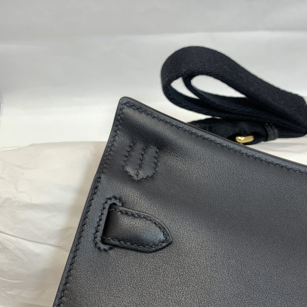 Mini Swift Leather Handbag with Adjustable Canvas Strap, 22cm 4 i1690175252 4875 3