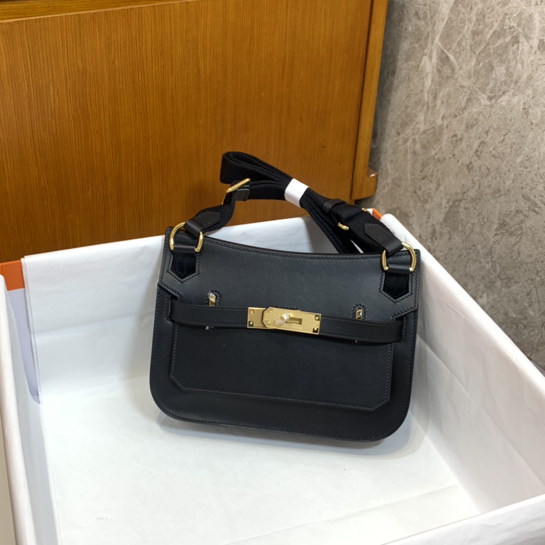 Mini Swift Leather Handbag with Adjustable Canvas Strap, 22cm 2 i1690175252 8398 1