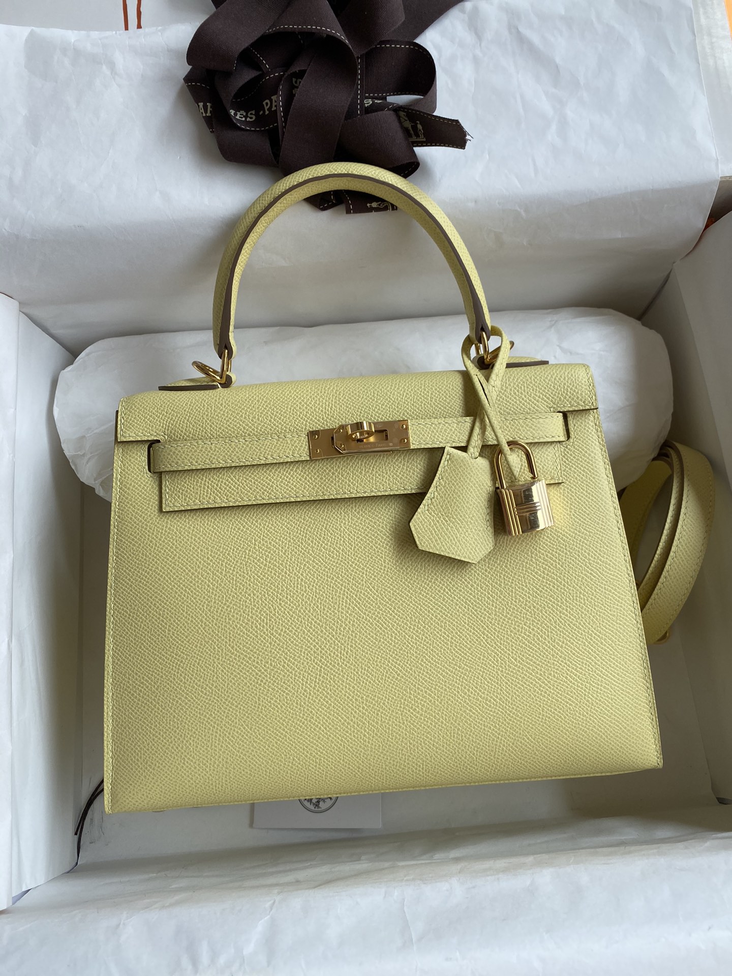 Cosido a mano👉Kelly 25cm piel Epsom importada amarillo pollito🐤 hebilla dorada