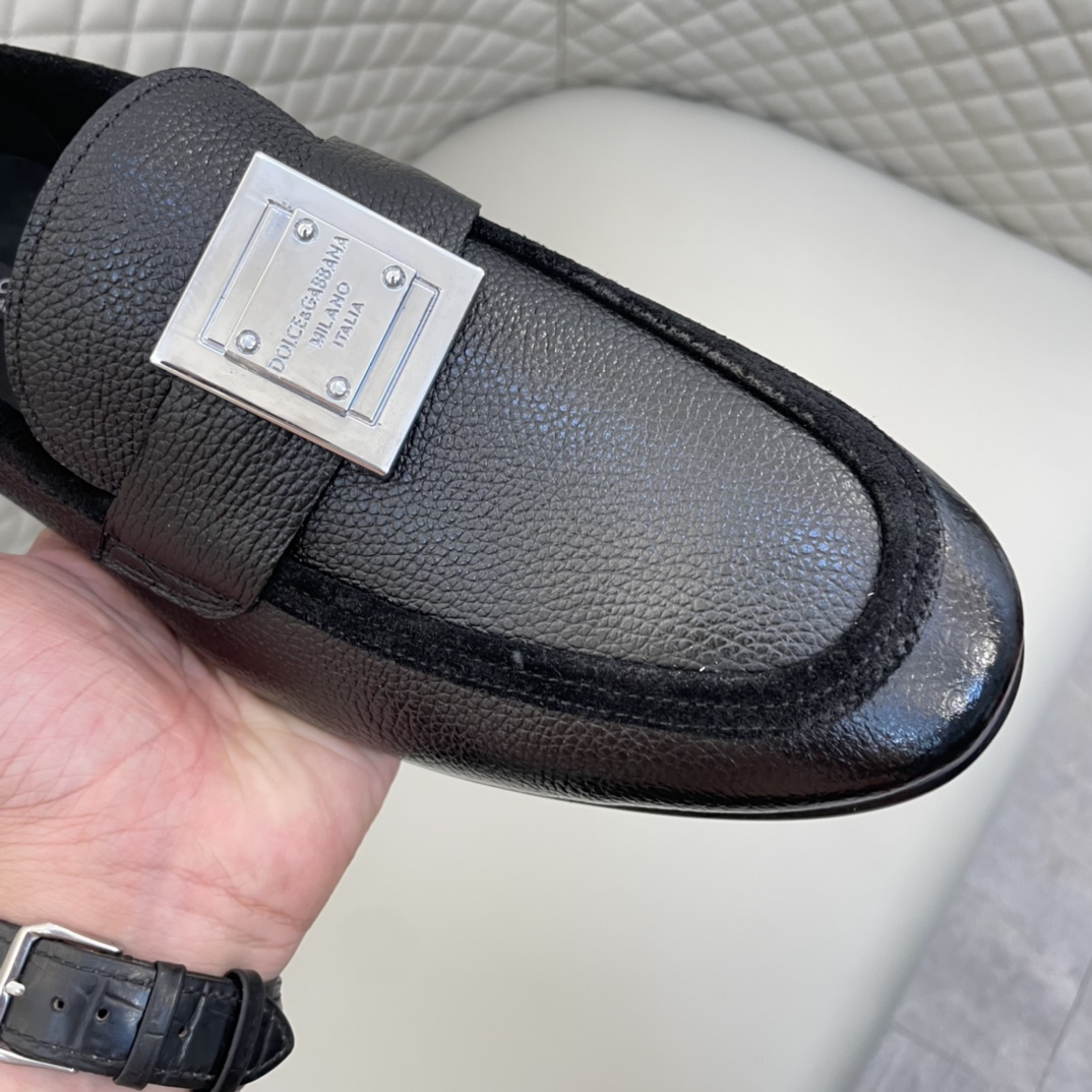 Precio de venta: P220 Forro completo de piel de vacunoMarca: DG* "Dolce & Gabbana*" Zapatos de pielM
