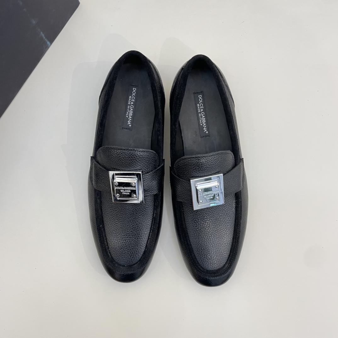 Precio de venta: P220 Forro completo de piel de vacunoMarca: DG* "Dolce & Gabbana*" Zapatos de pielM