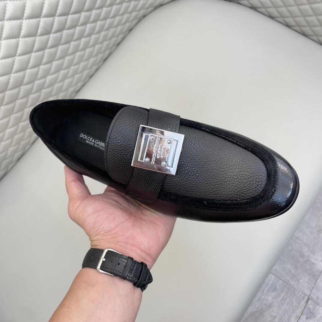 Precio de venta: P220 Forro completo de piel de vacunoMarca: DG* "Dolce & Gabbana*" Zapatos de pielM