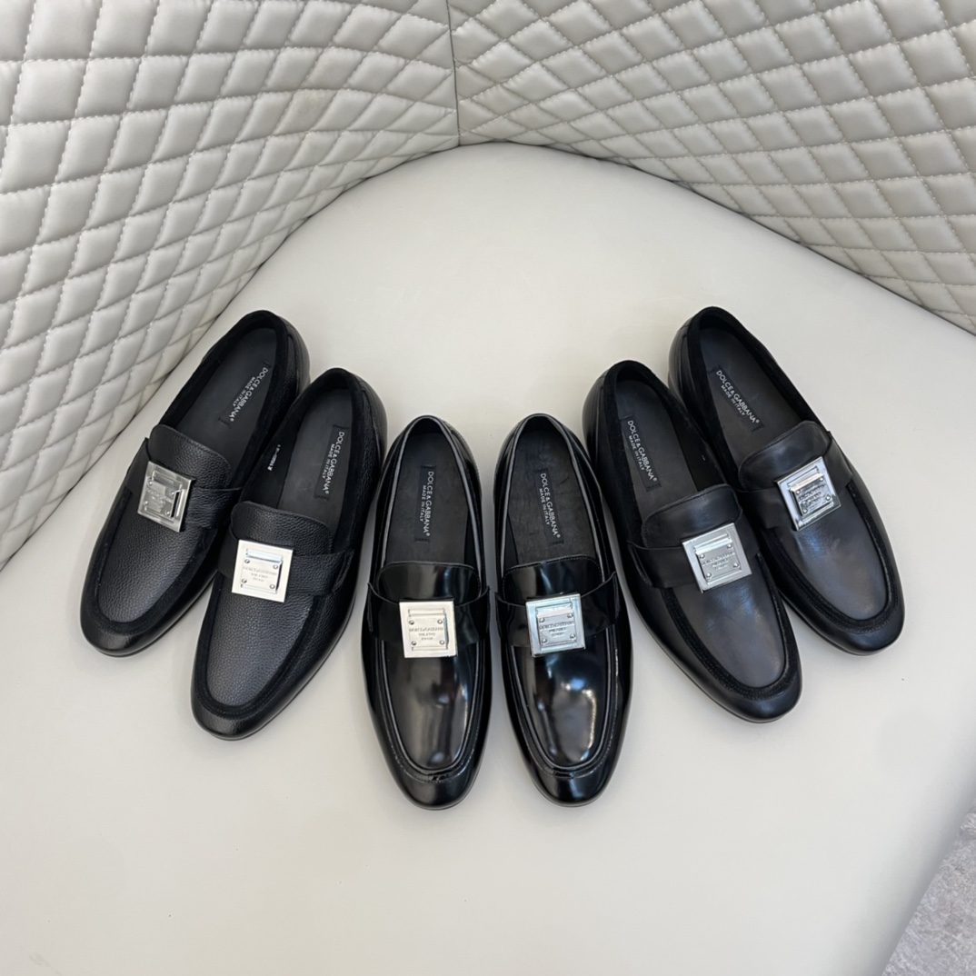 Precio de venta: P220 Forro completo de piel de vacunoMarca: DG* "Dolce & Gabbana*" Zapatos de pielM