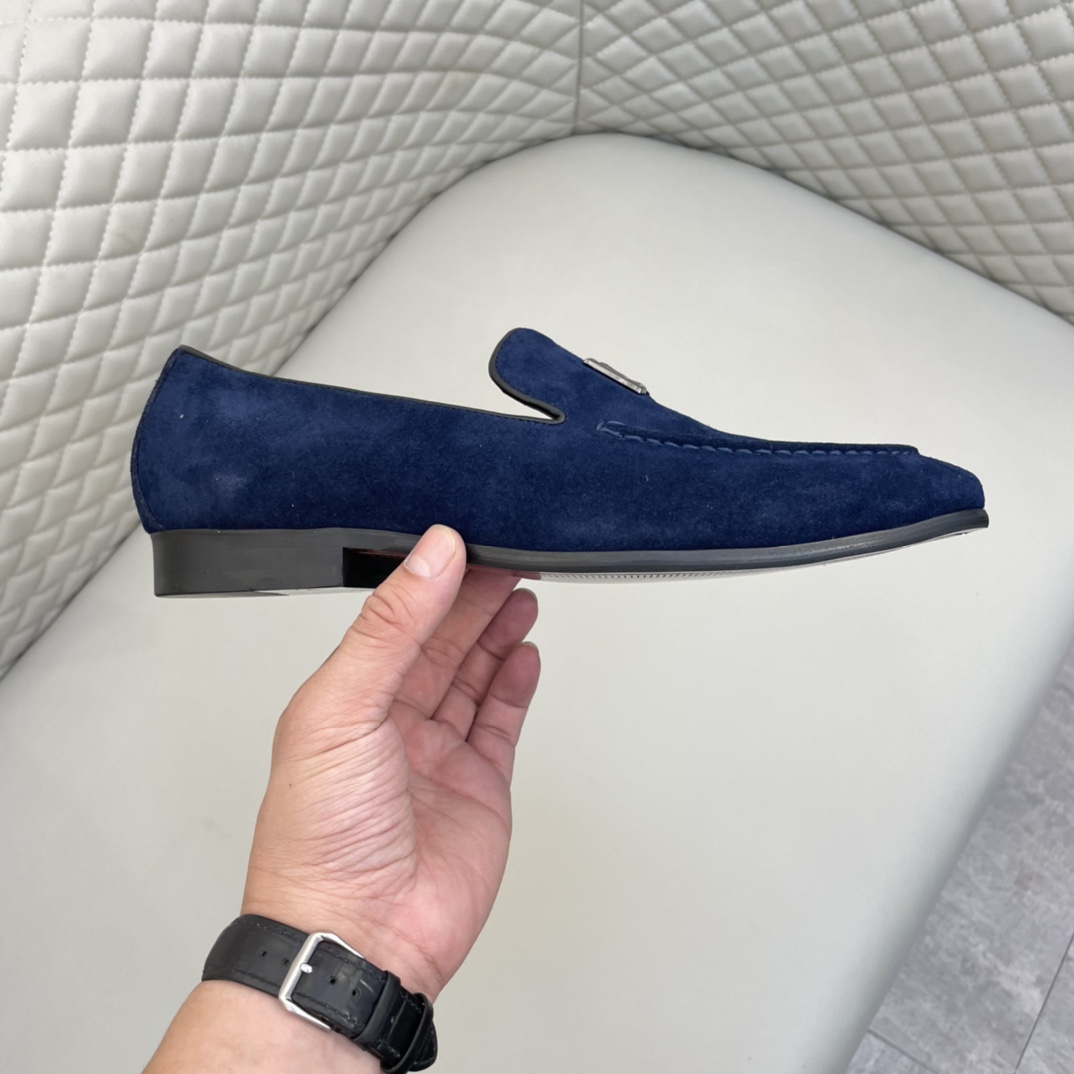 Precio de venta: P220 Forro completo de piel de vacunoMarca: DG* "Dolce & Gabbana*" Zapatos de pielT