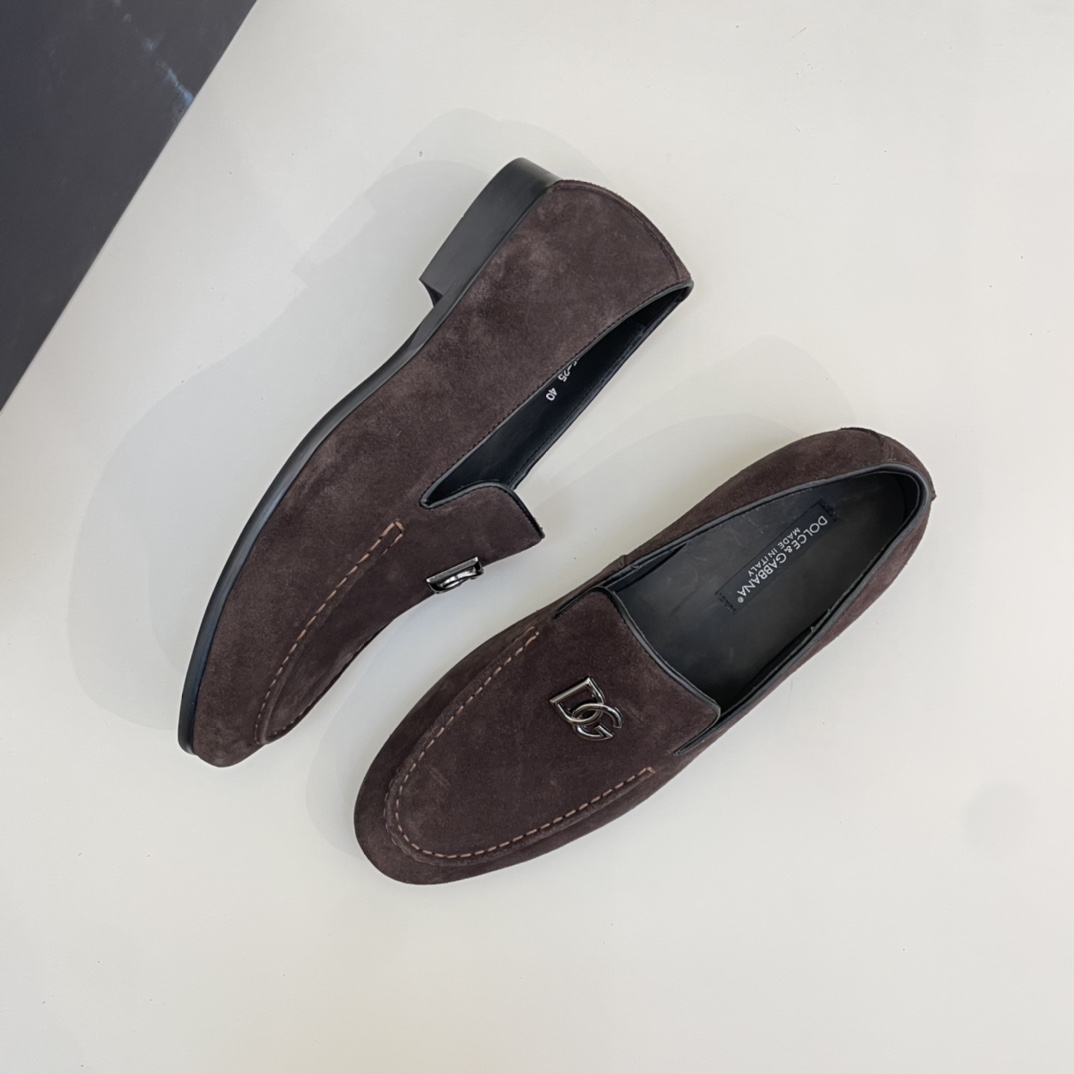 Precio de venta: P220 Forro completo de piel de vacunoMarca: DG* "Dolce & Gabbana*" Zapatos de pielT