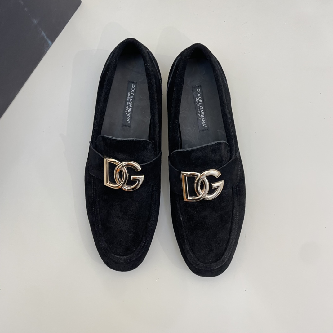Precio de venta: P220 Forro completo de piel de vacunoMarca: DG* "Dolce & Gabbana*" Zapatos de pielT